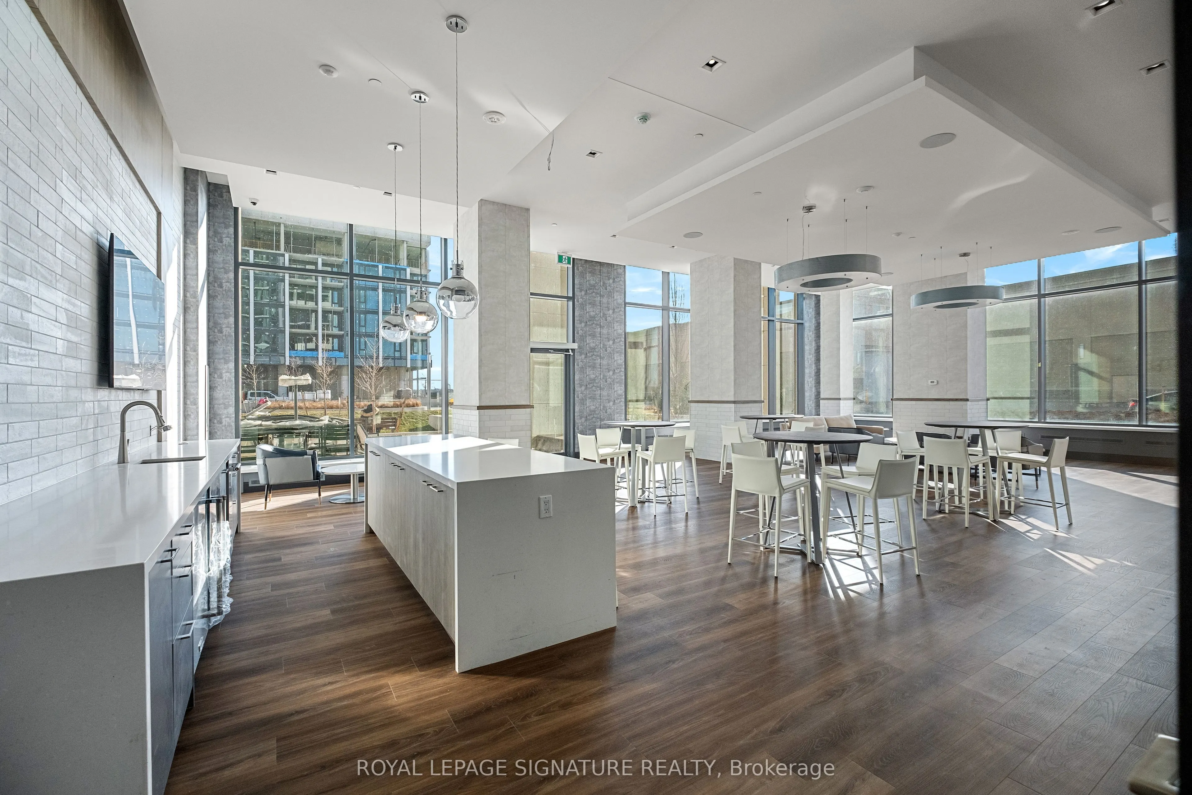 9000 Jane Street, #602