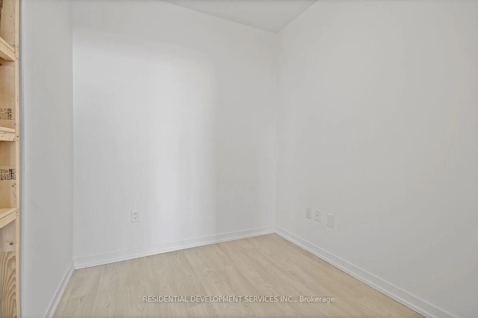 8868 Yonge Street, #215E