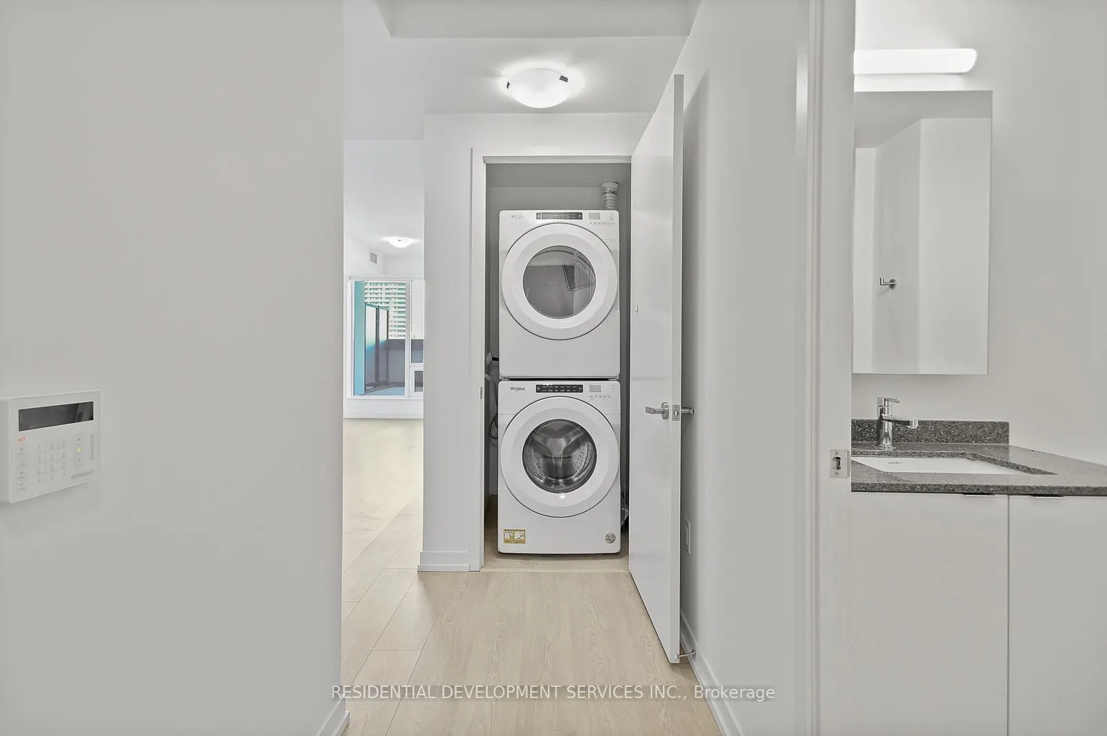 8868 Yonge Street, #215E