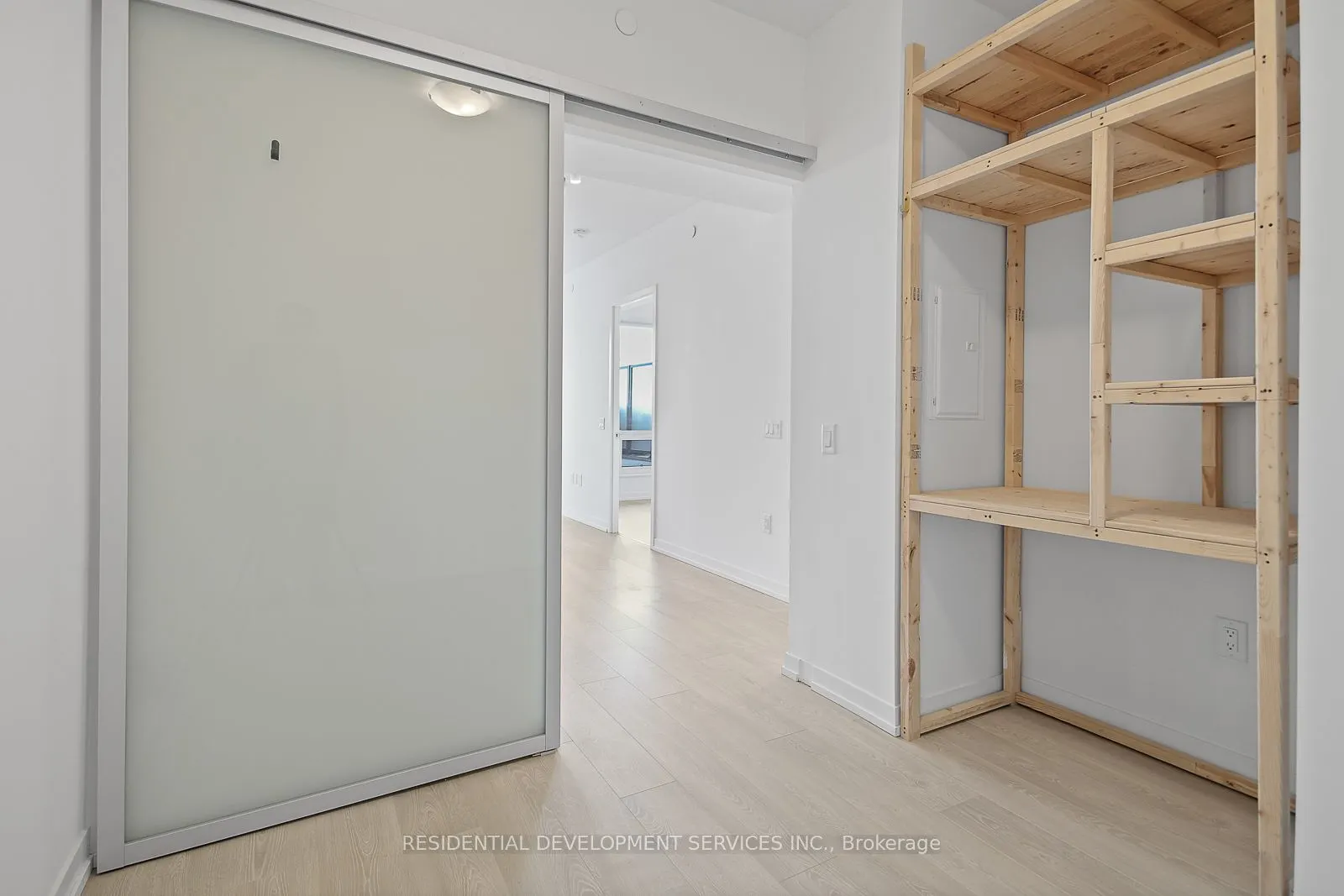 8868 Yonge Street, #215E