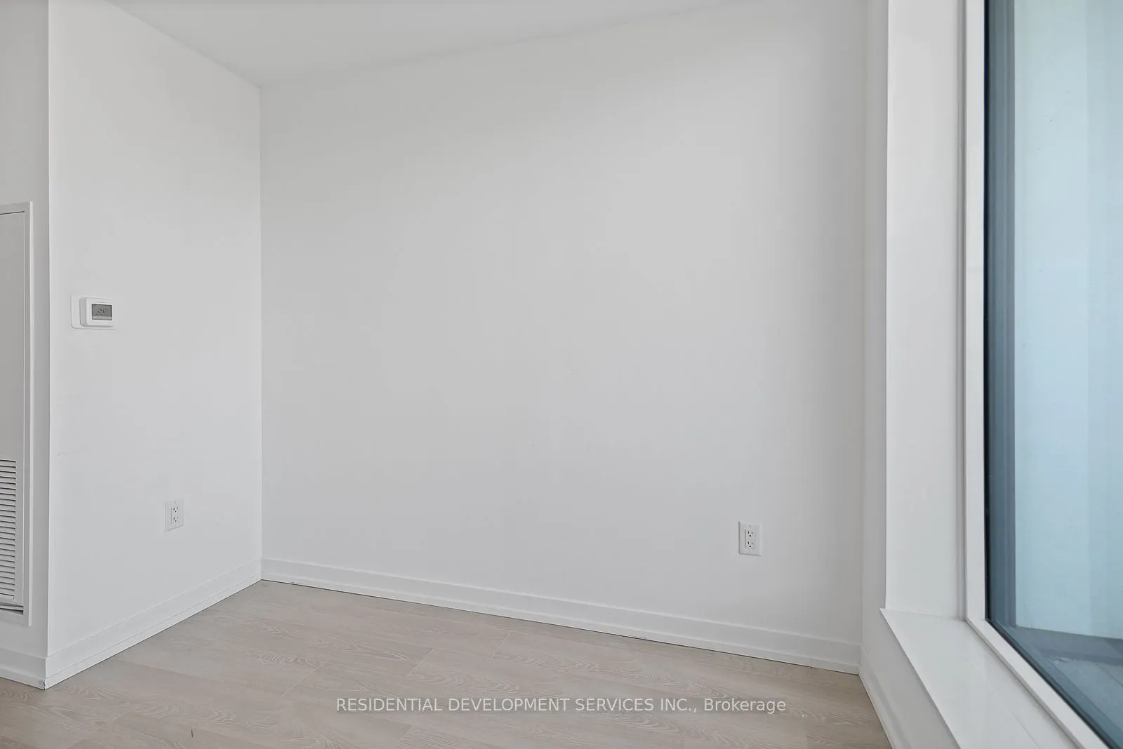 8868 Yonge Street, #215E
