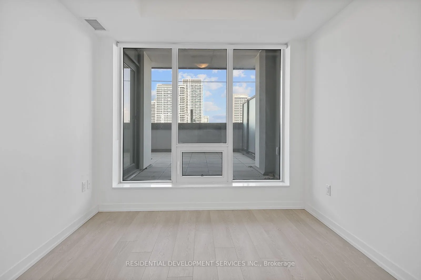 8868 Yonge Street, #215E