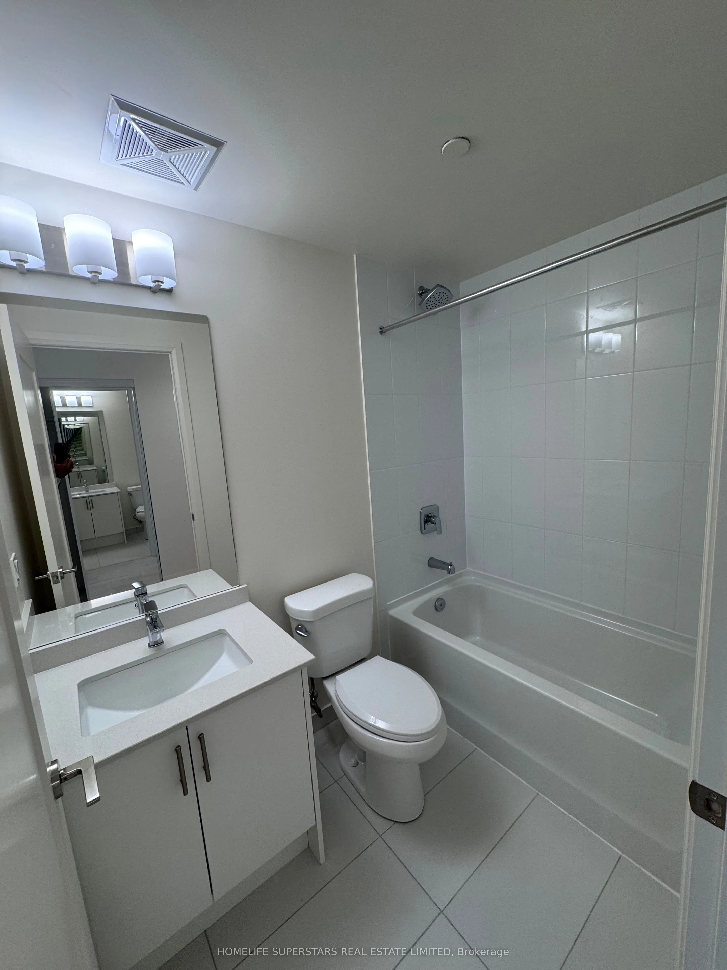 8960 JANE Street, #2302