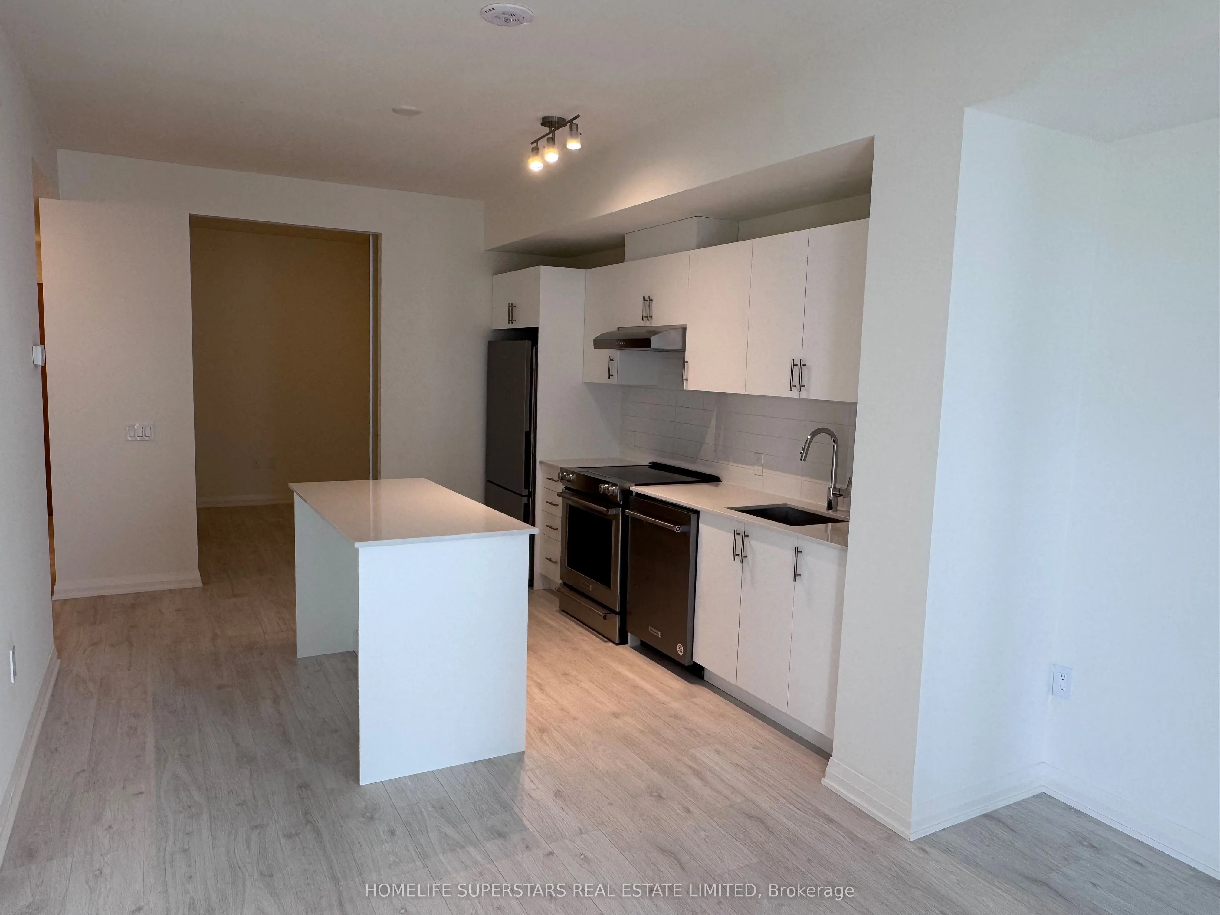 8960 JANE Street, #2302