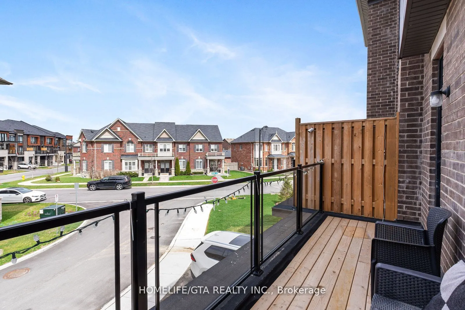 7 Holyrood Crescent