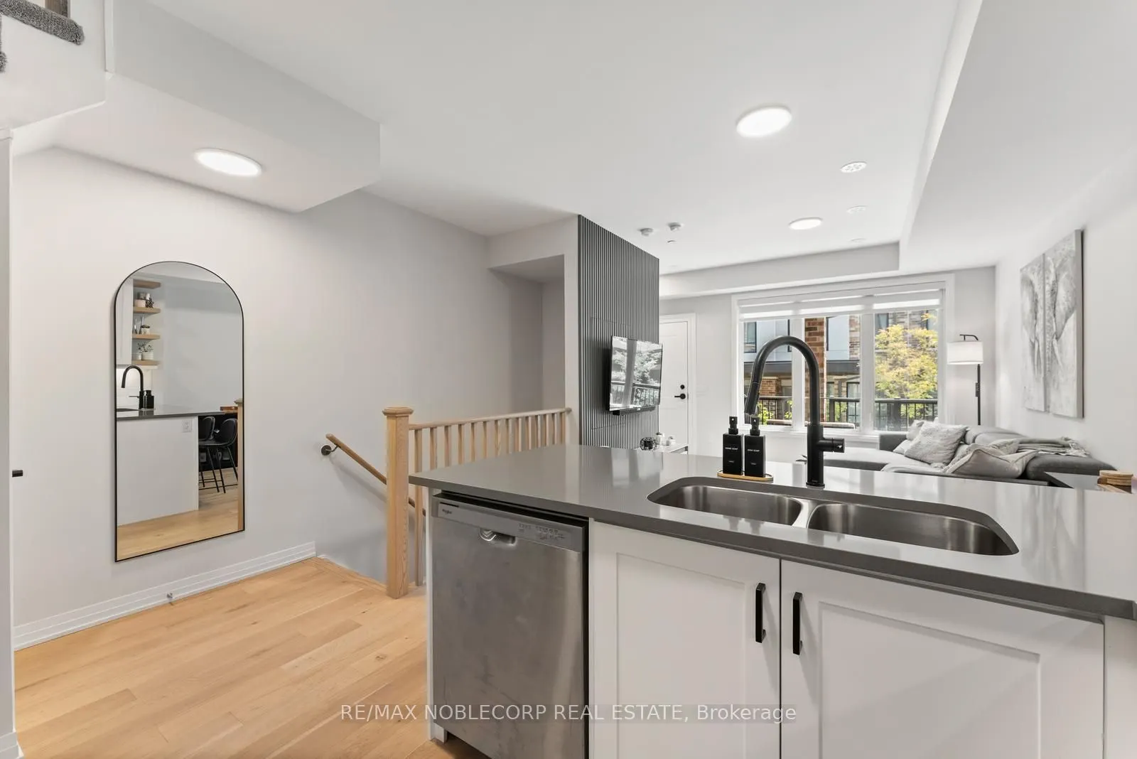 40 Baynes Way, #5