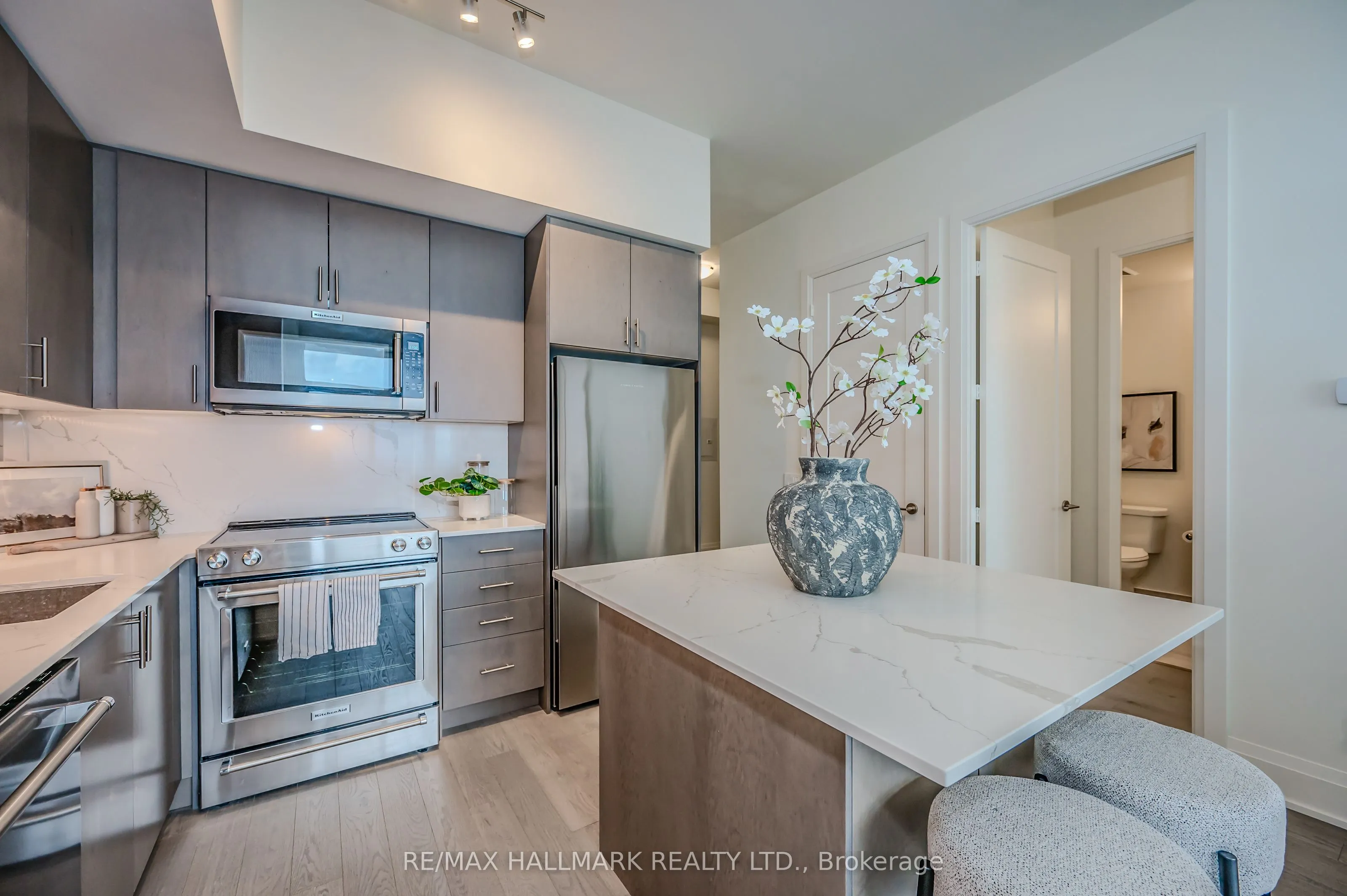 9000 Jane Street, #PH114