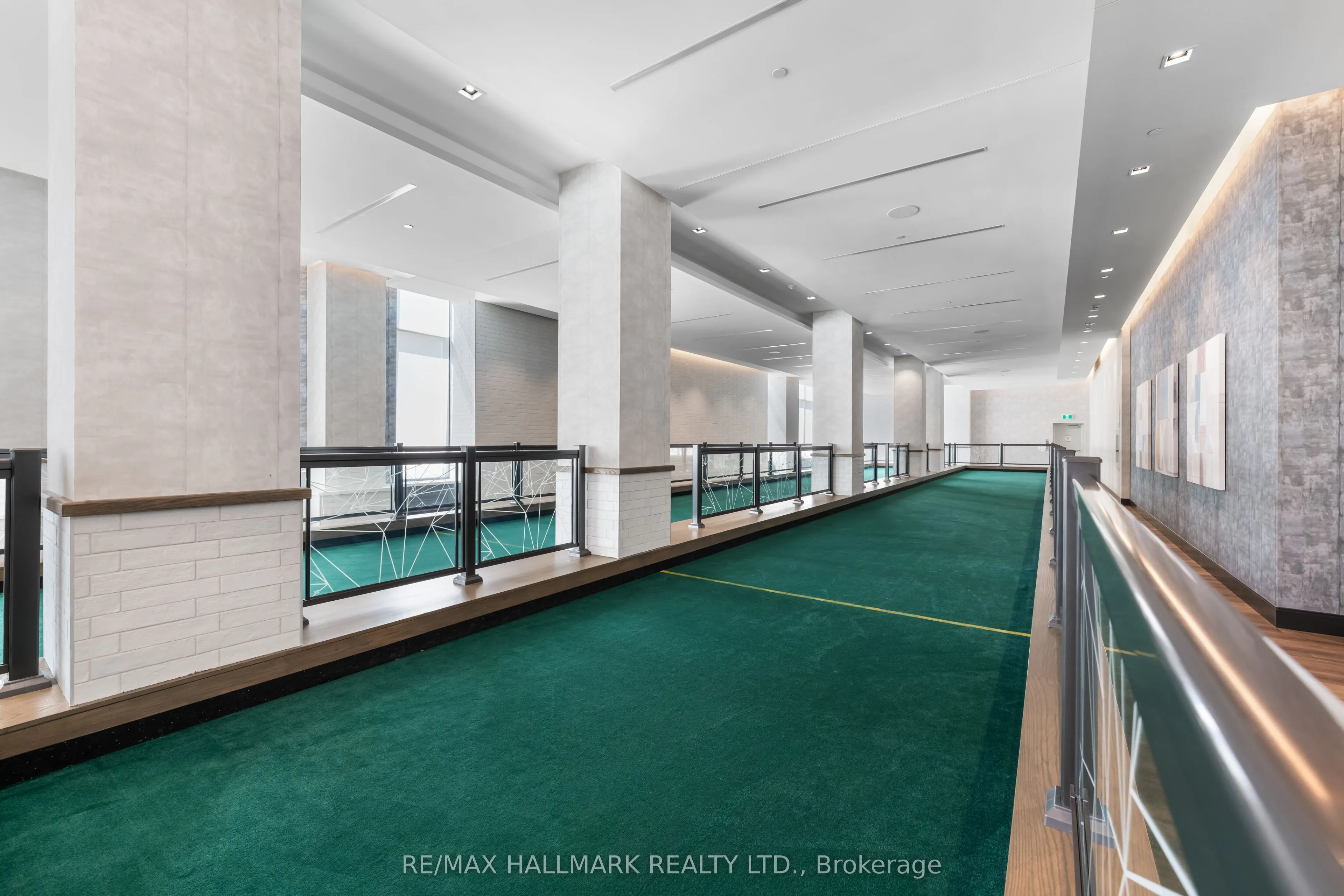 9000 Jane Street, #PH114