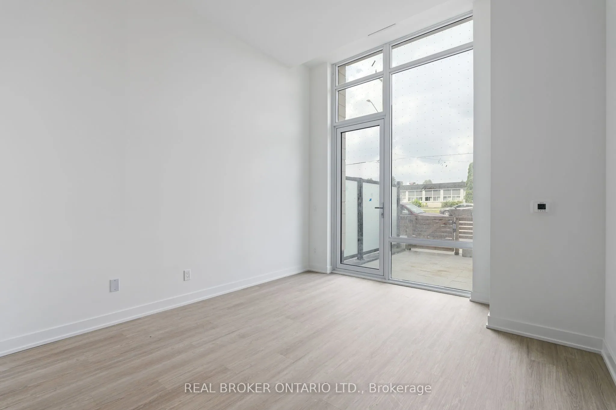 8188 Yonge Street, #104