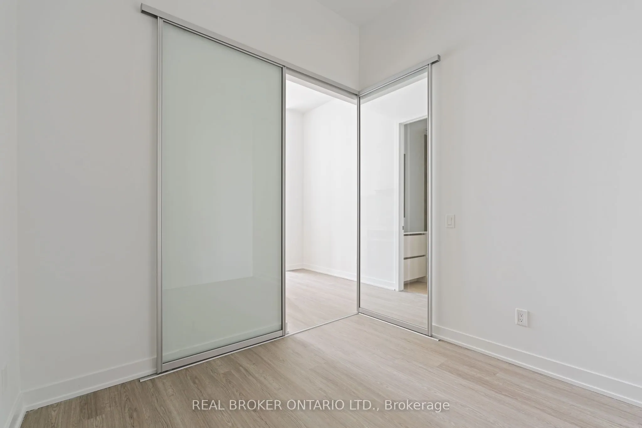 8188 Yonge Street, #104