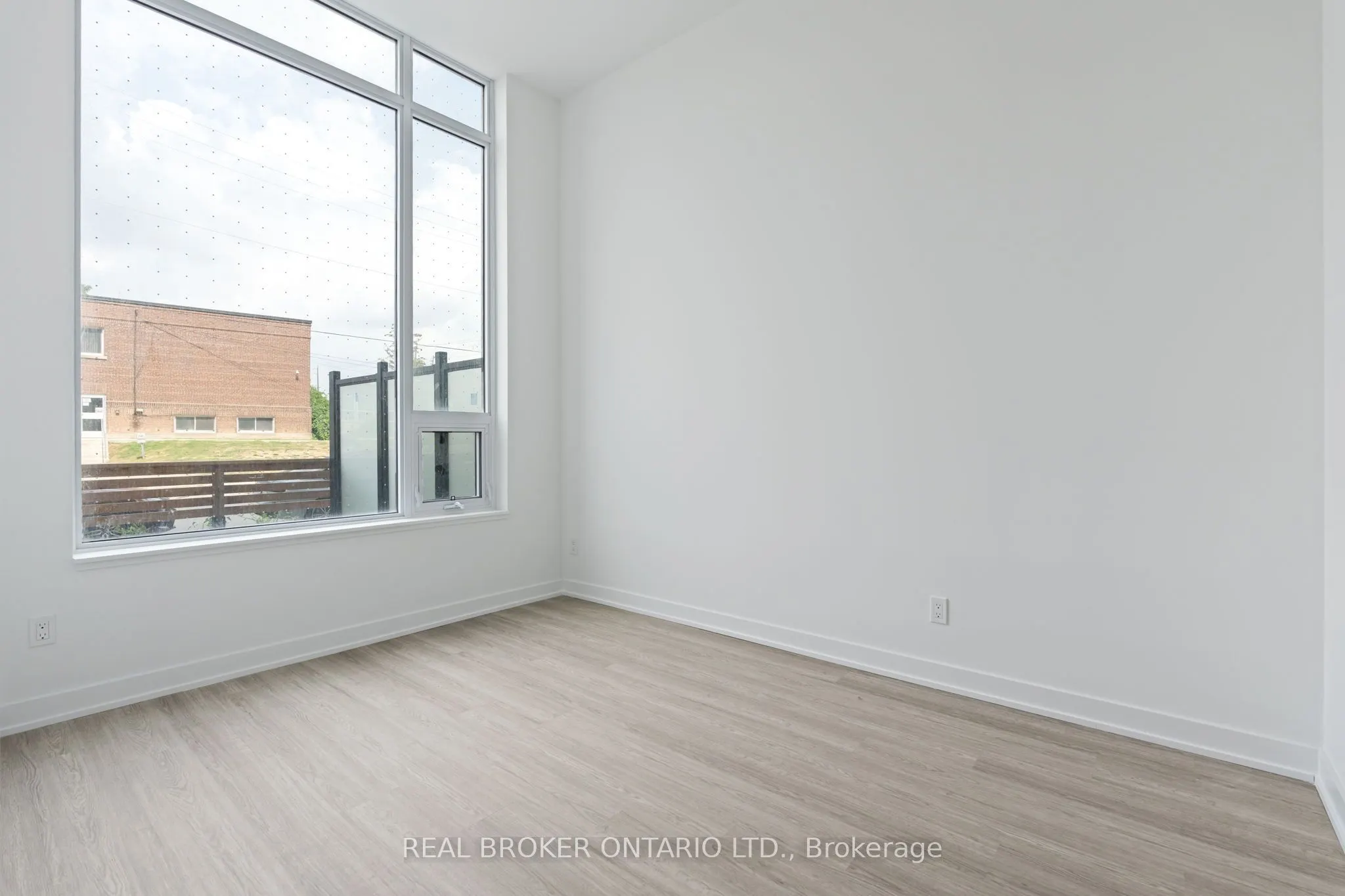 8188 Yonge Street, #104