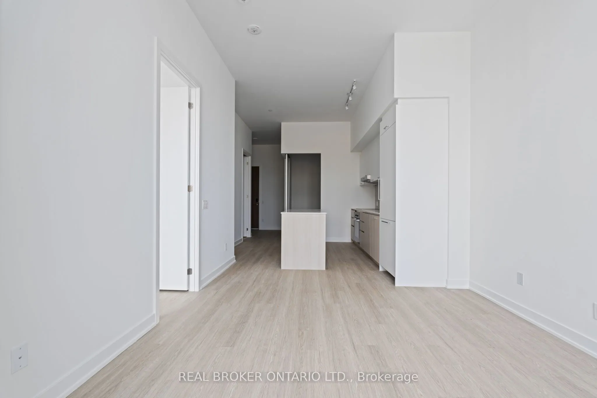 8188 Yonge Street, #104