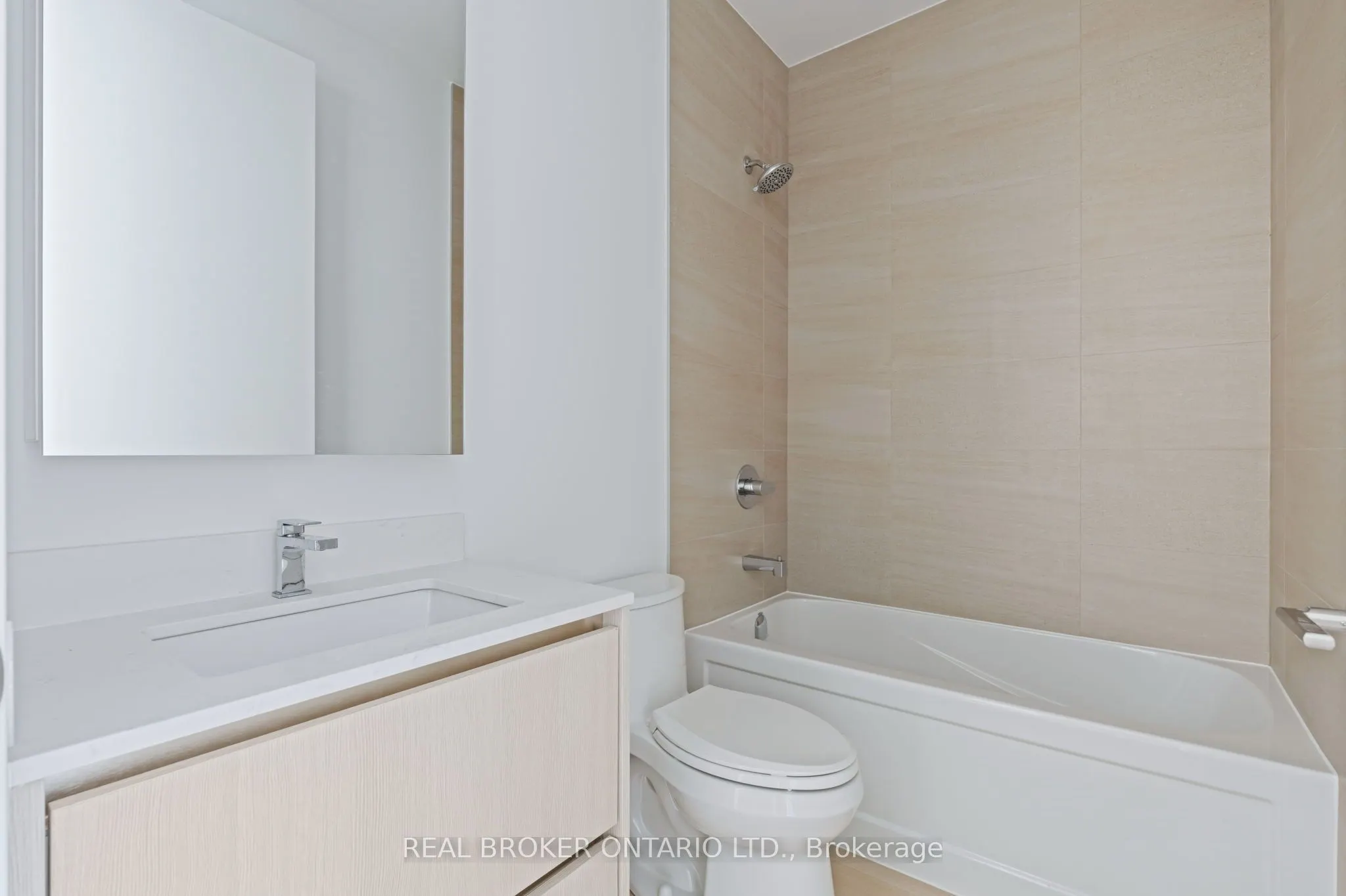 8188 Yonge Street, #104