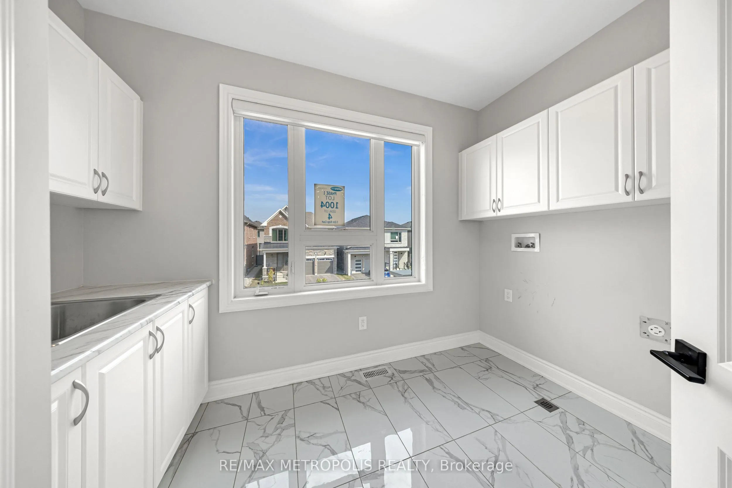 5 Erin Ridge Court