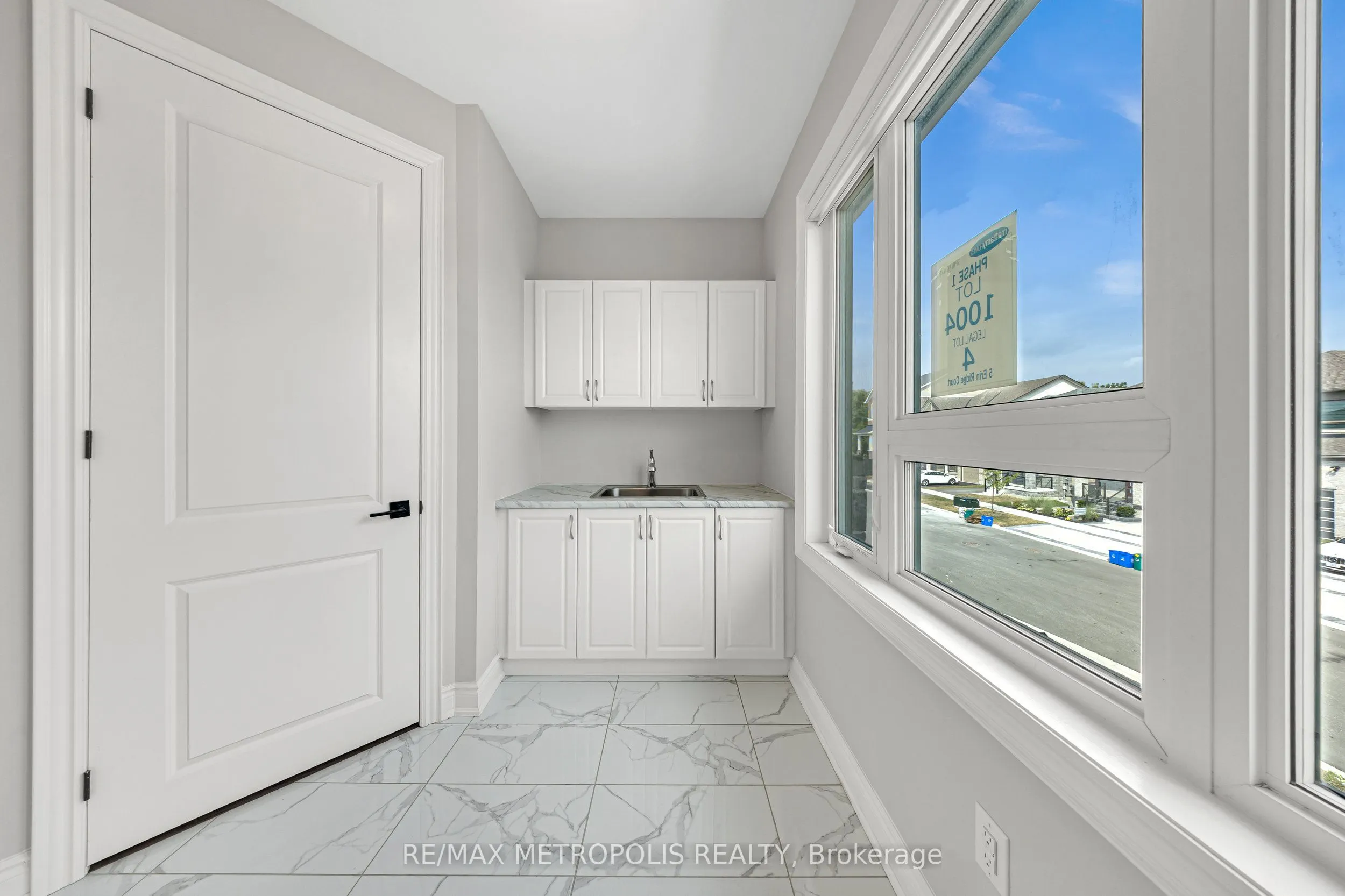 5 Erin Ridge Court