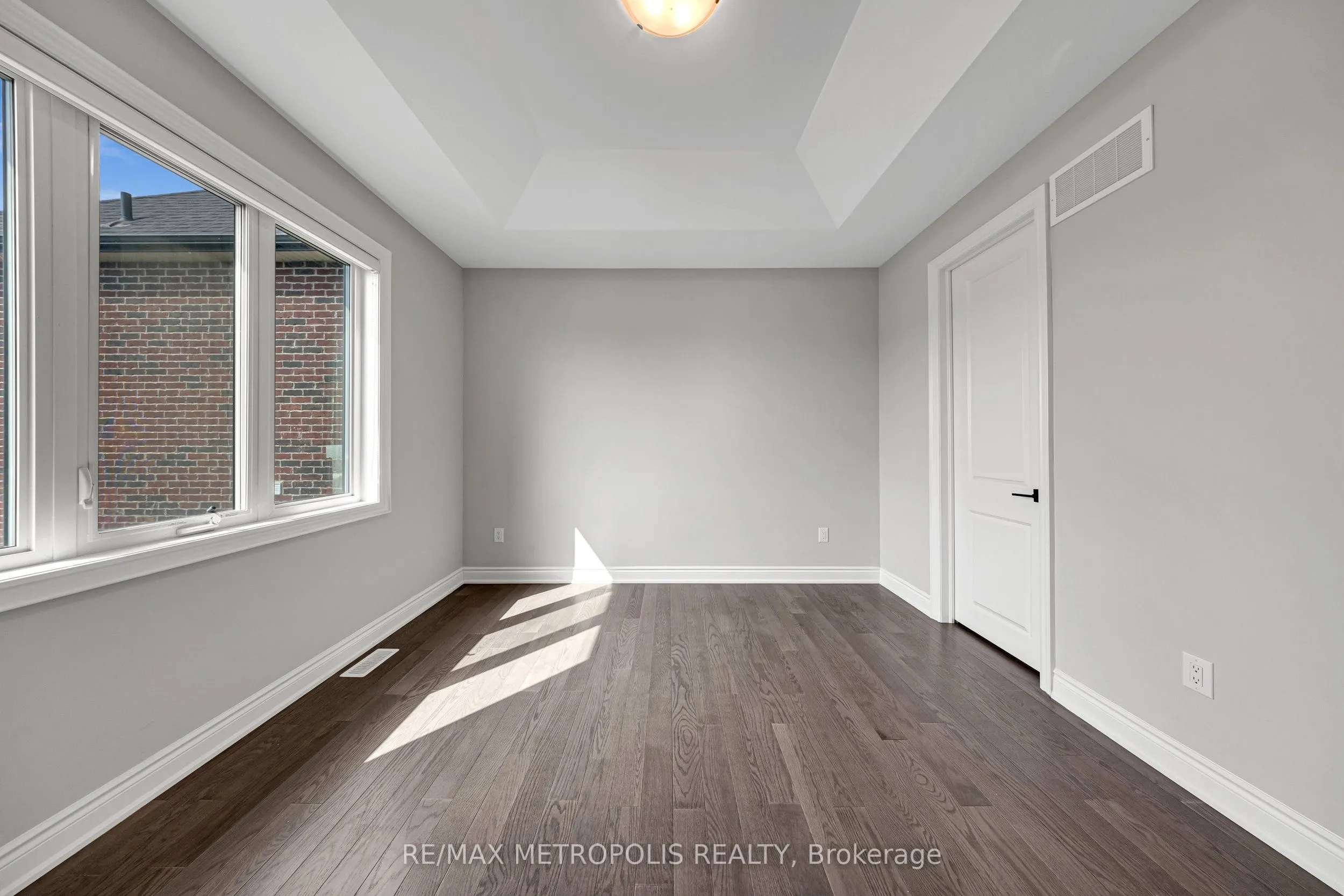 5 Erin Ridge Court