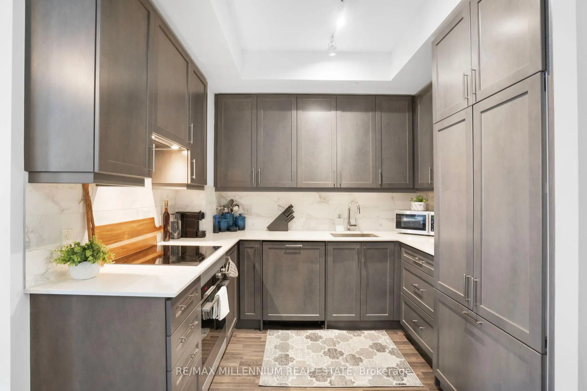 9075 Jane Street, #309