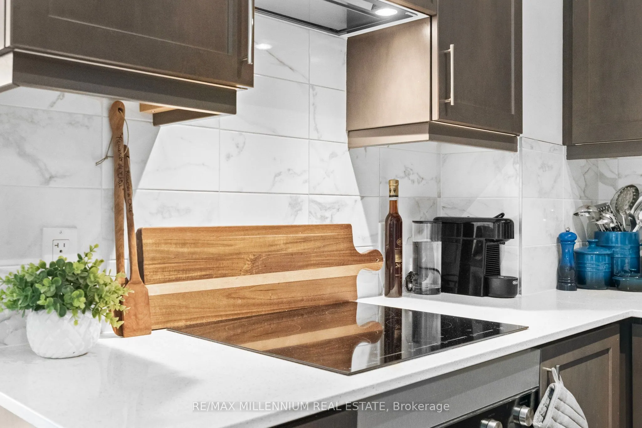 9075 Jane Street, #309