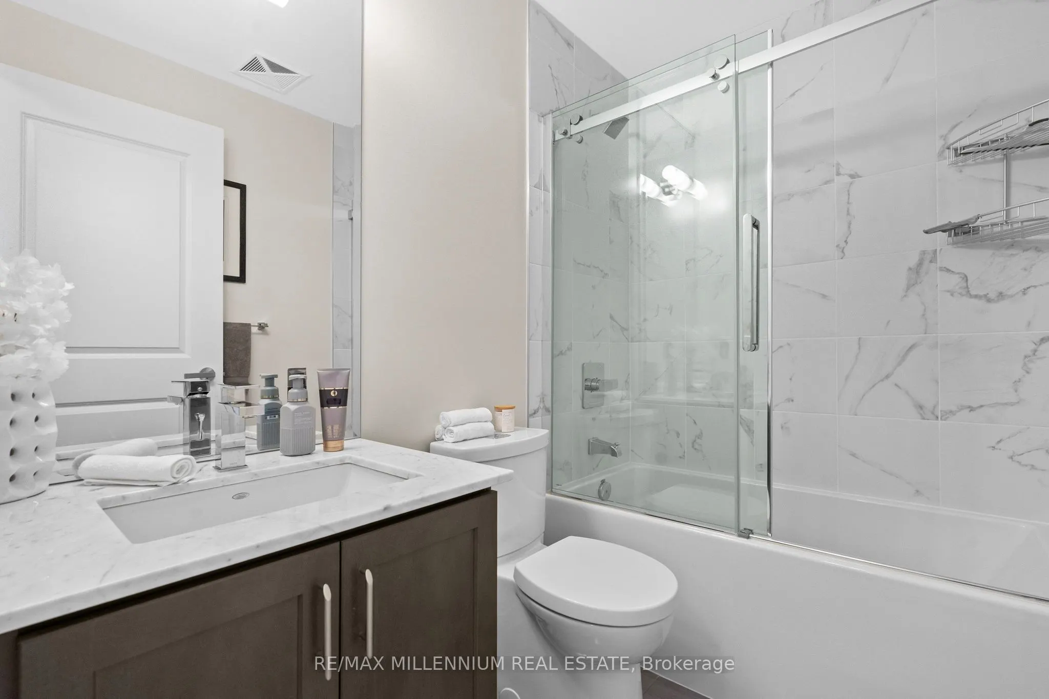 9075 Jane Street, #309