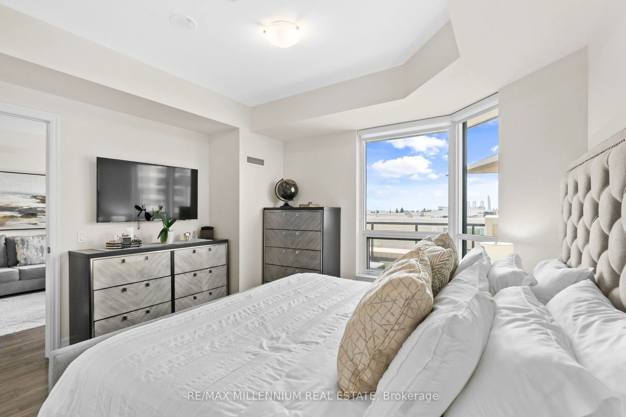 9075 Jane Street, #309