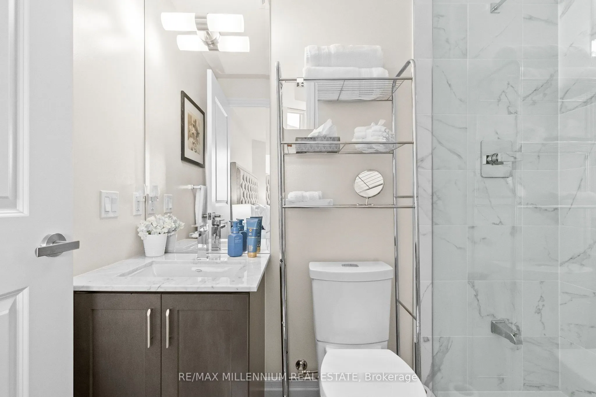 9075 Jane Street, #309