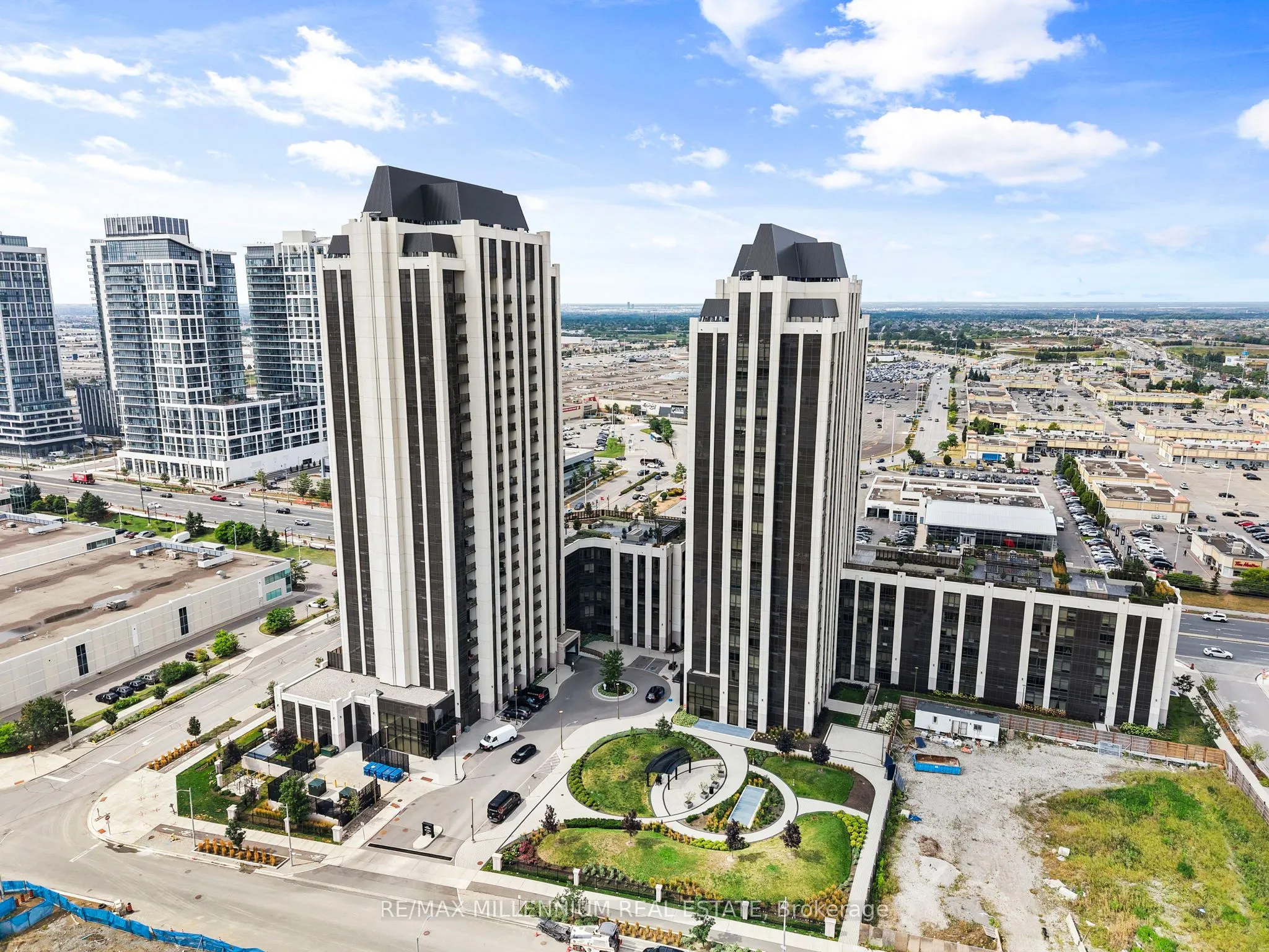 9075 Jane Street, #309