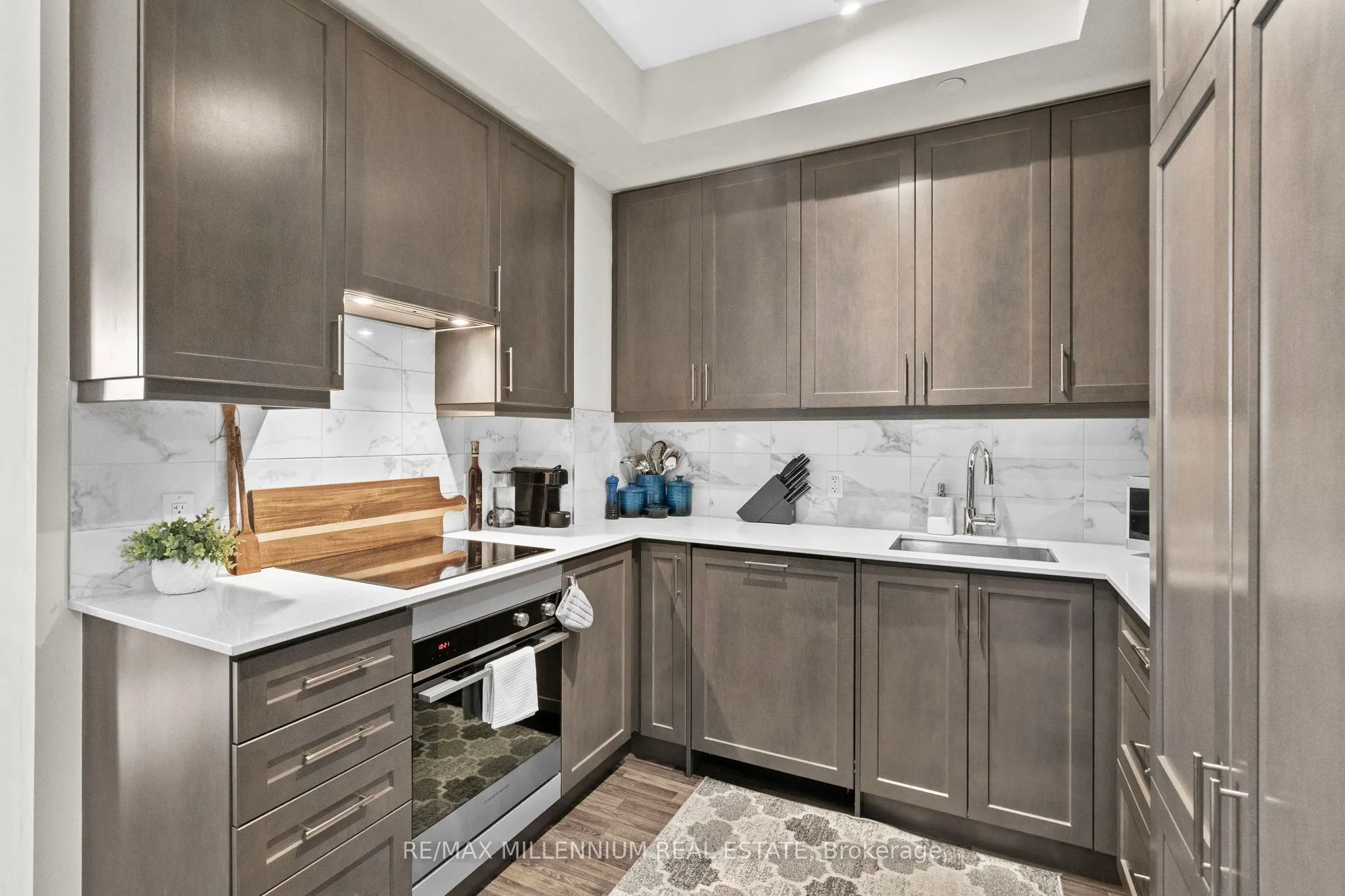 9075 Jane Street, #309