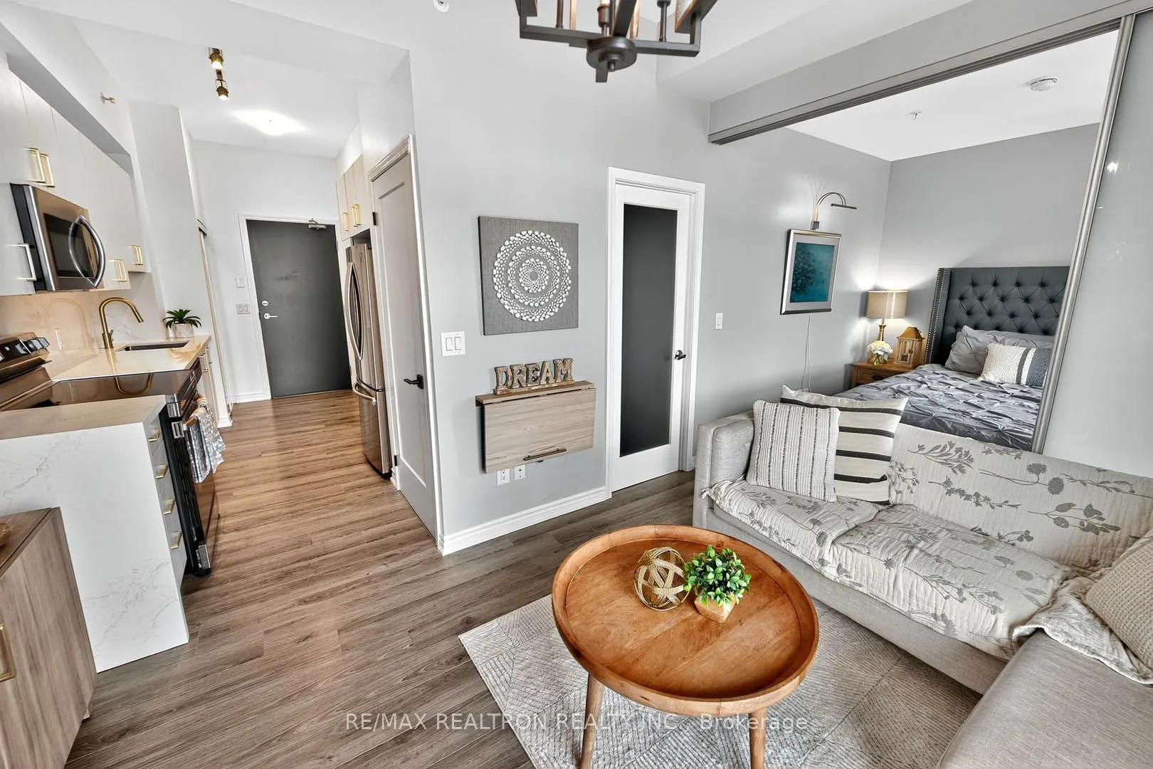 11611 YONGE Street, #525