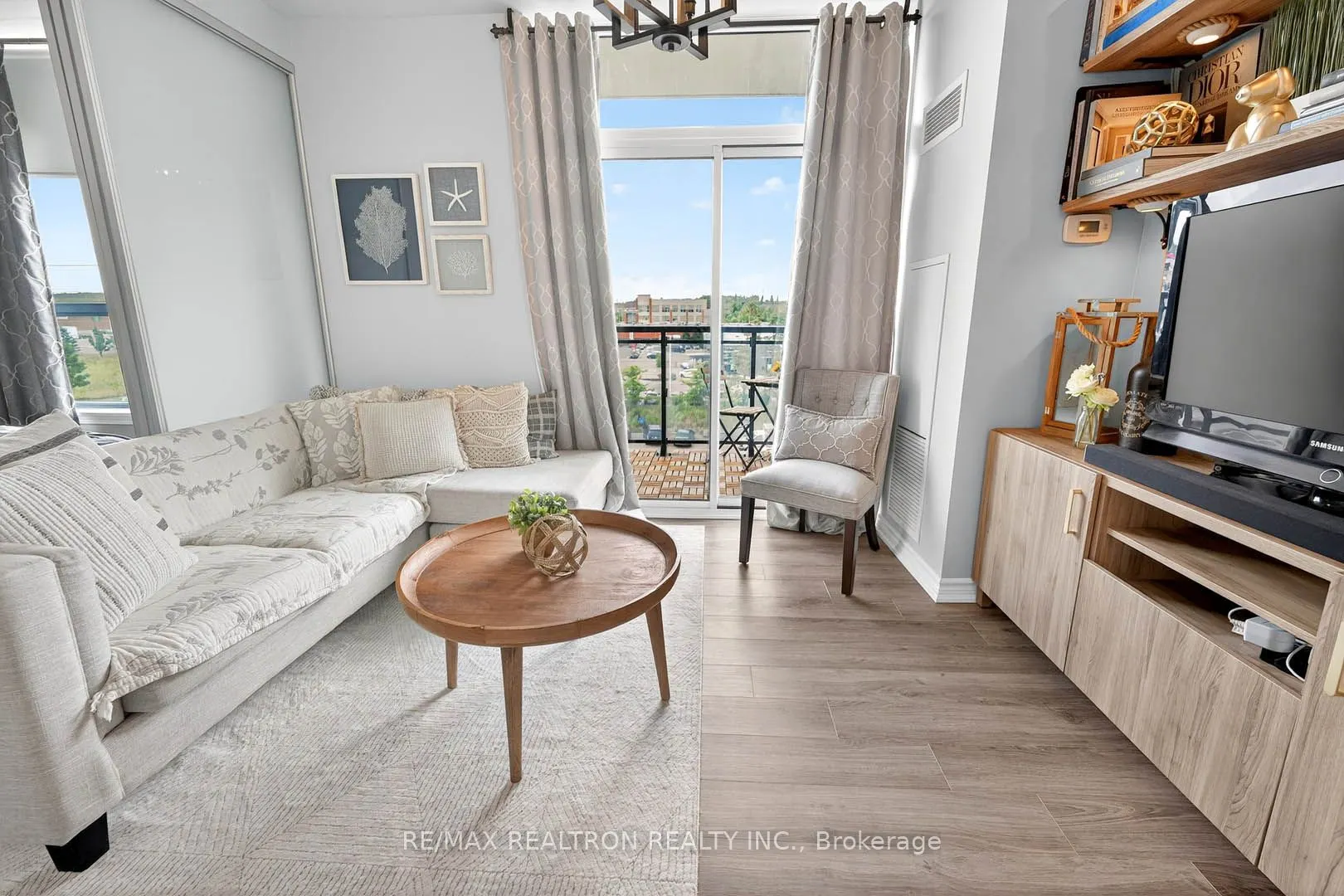 11611 YONGE Street, #525