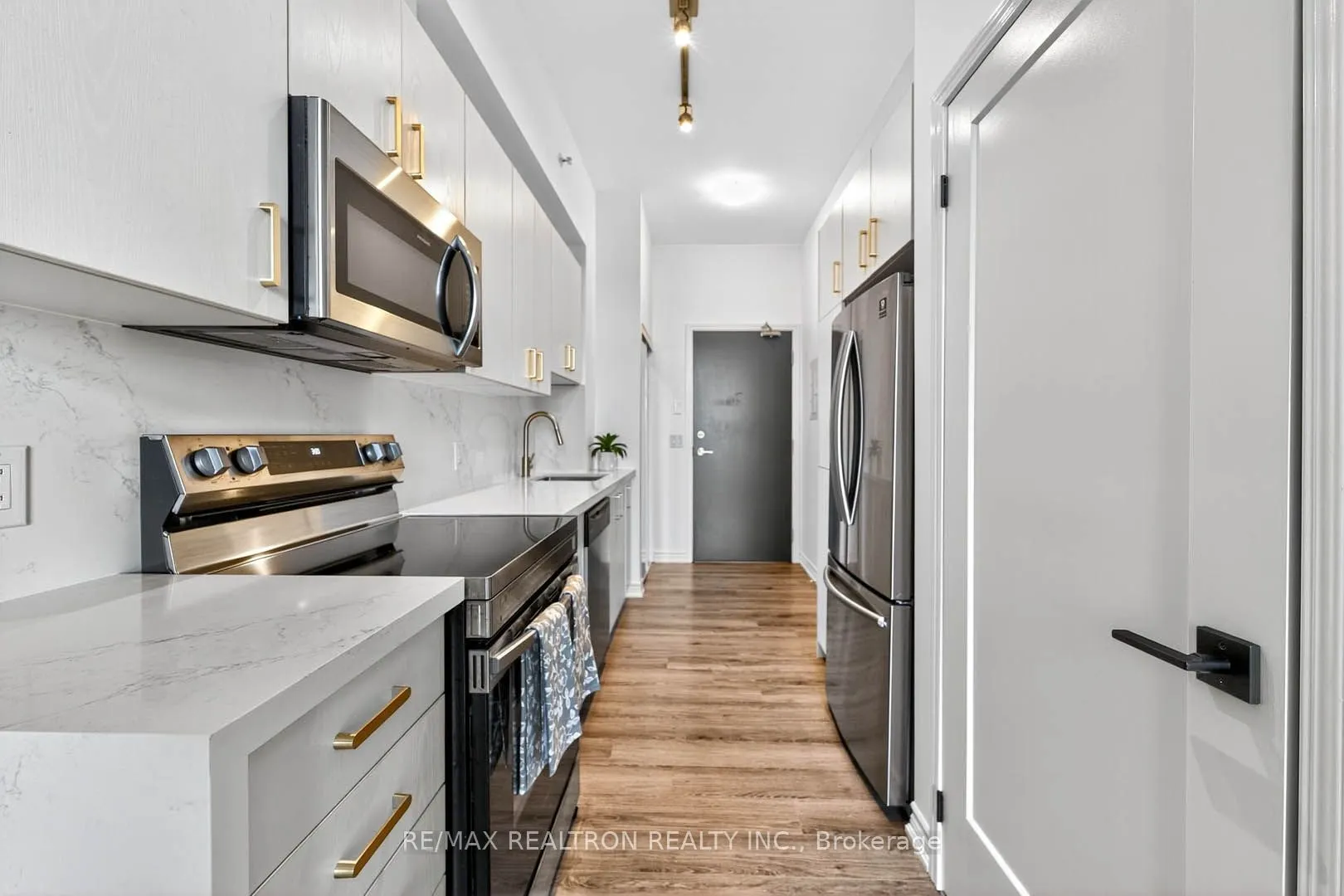 11611 YONGE Street, #525