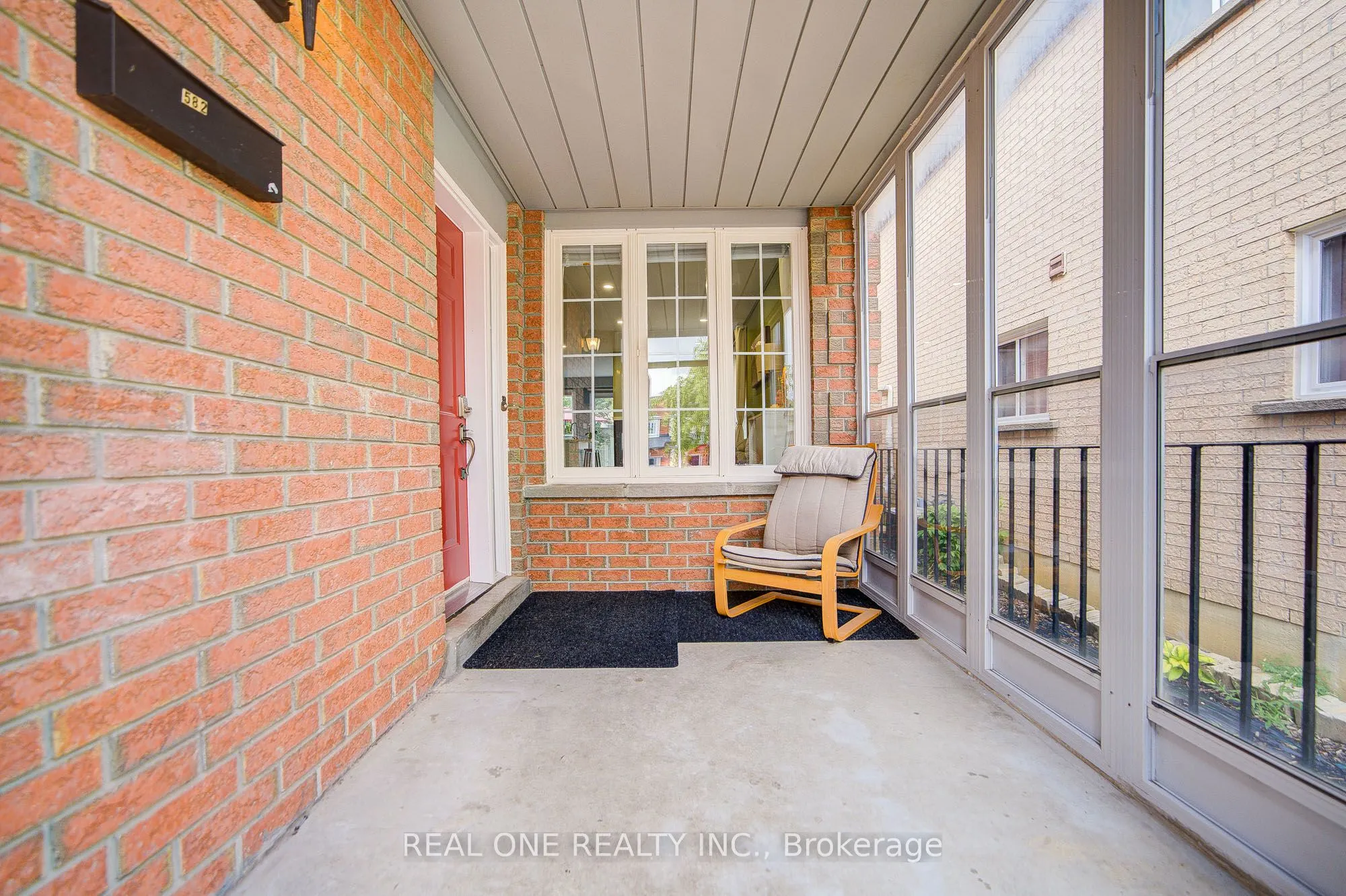 582 Willowick Drive