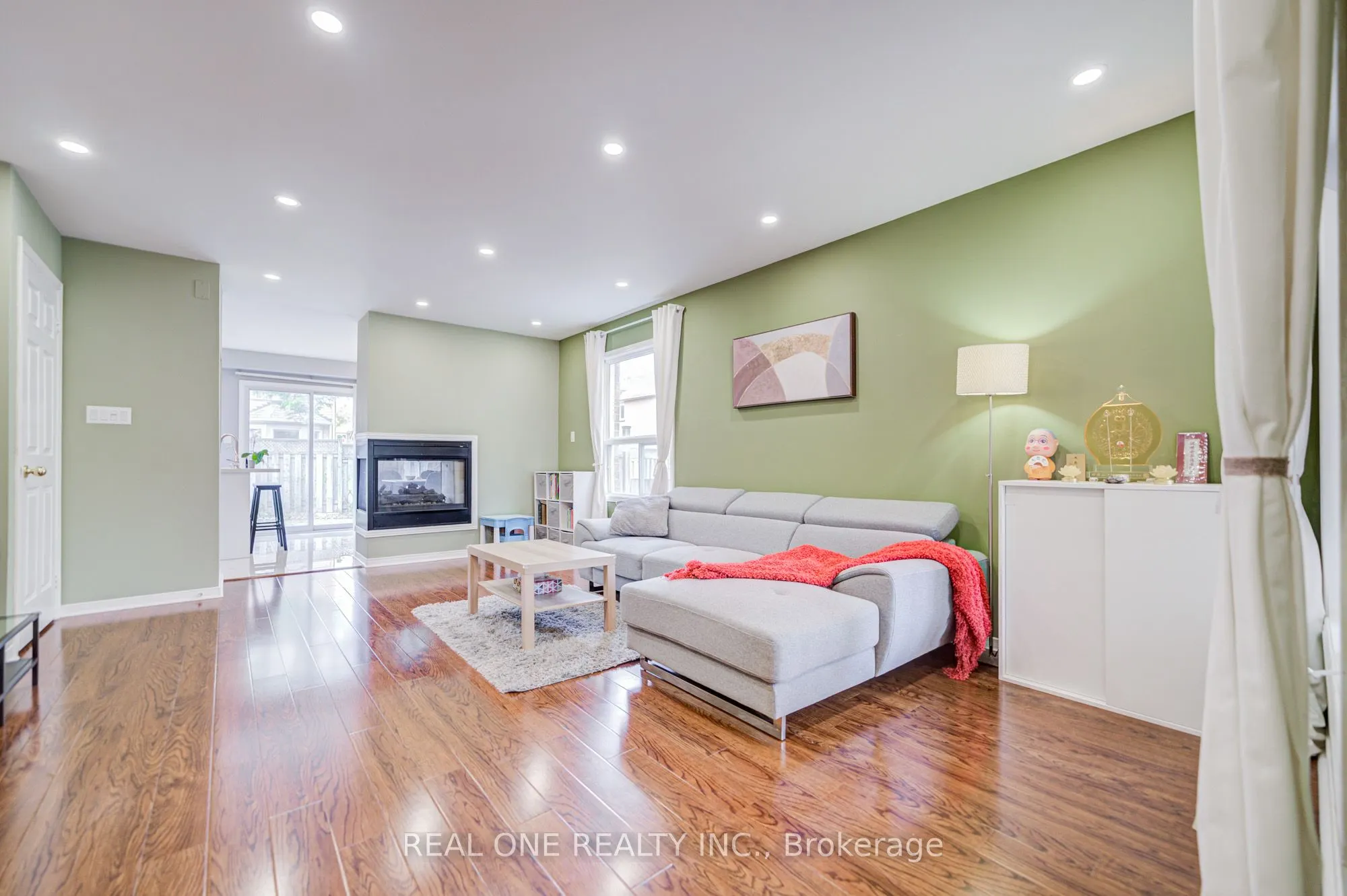 582 Willowick Drive