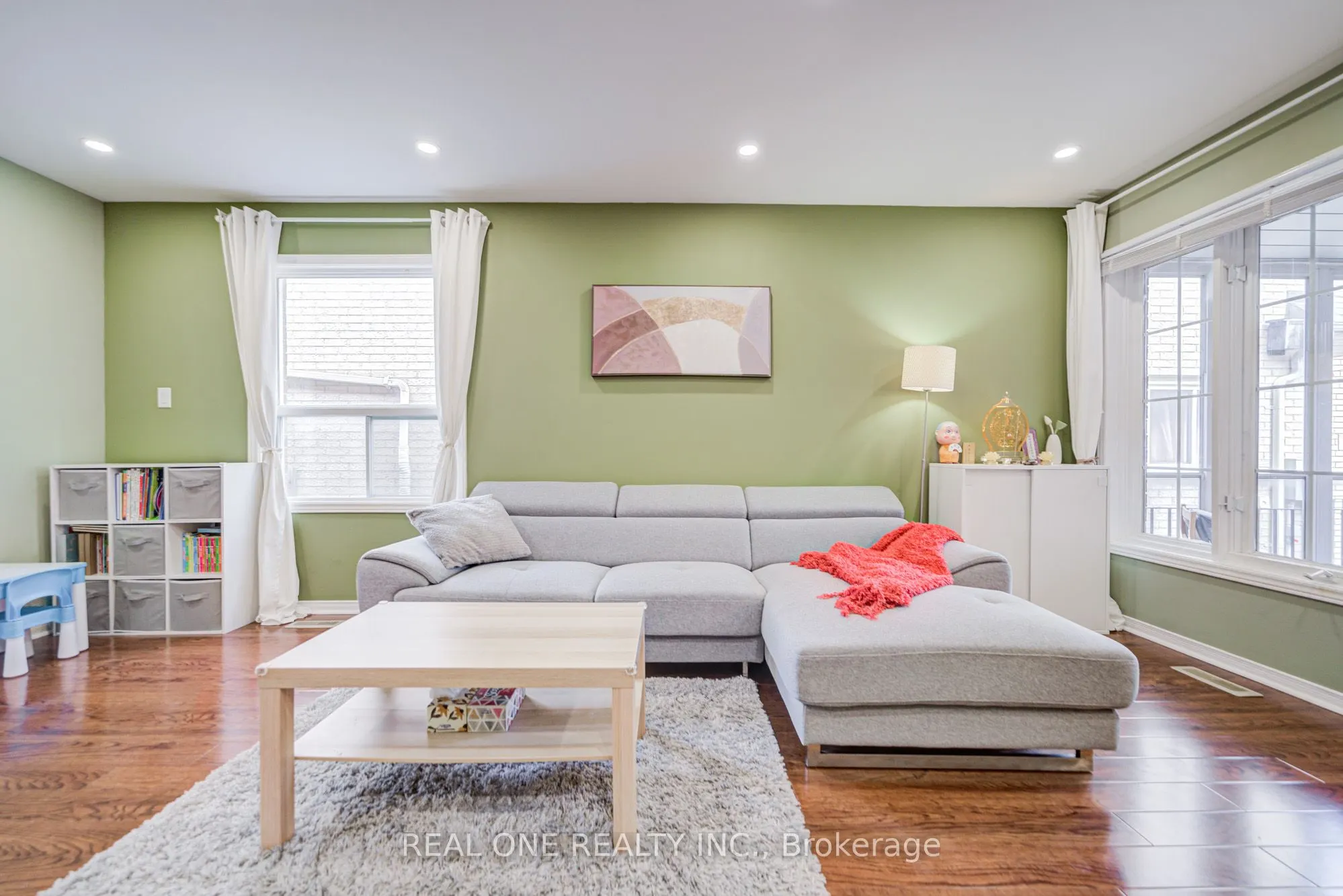 582 Willowick Drive