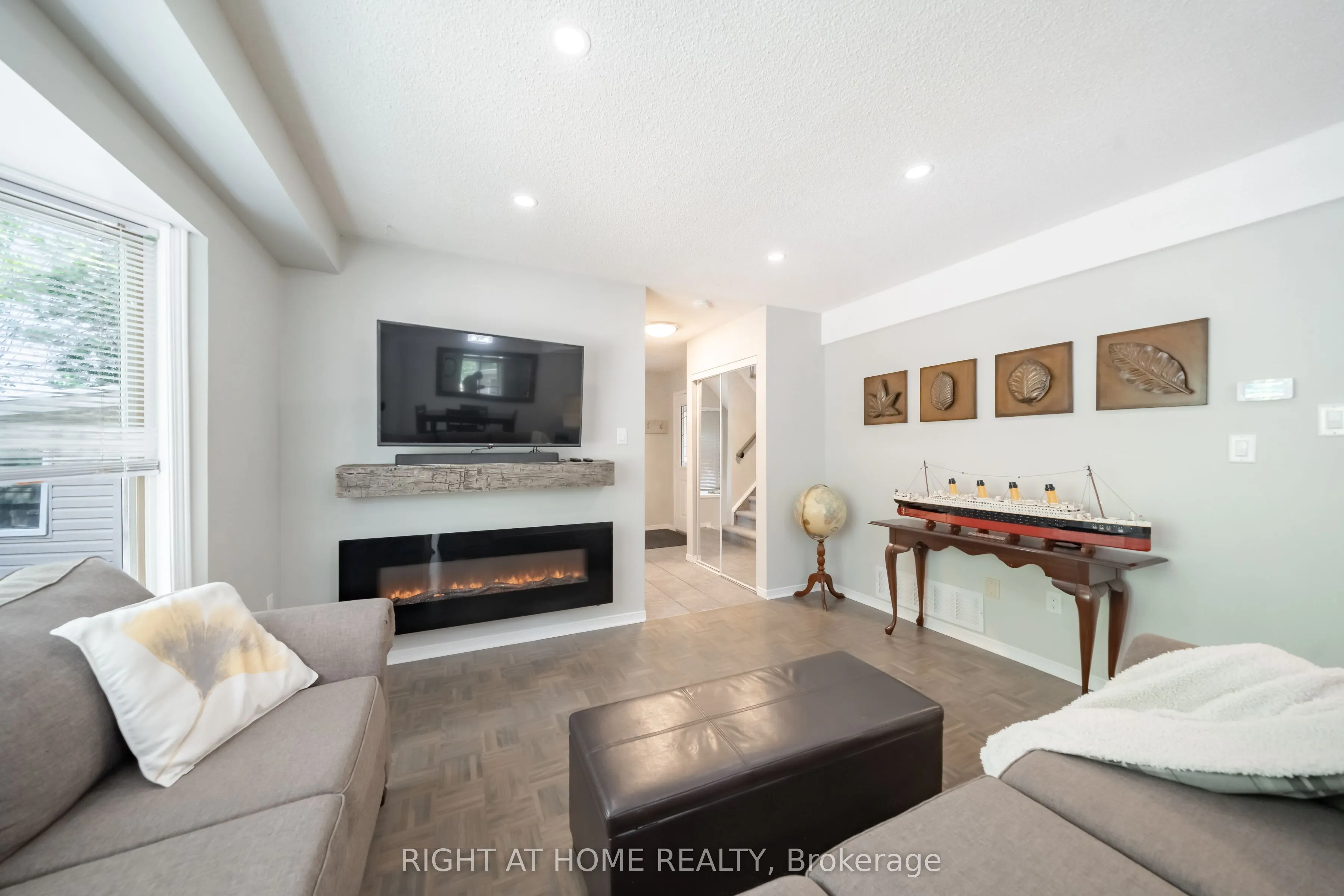 359 Riddell Court, #5