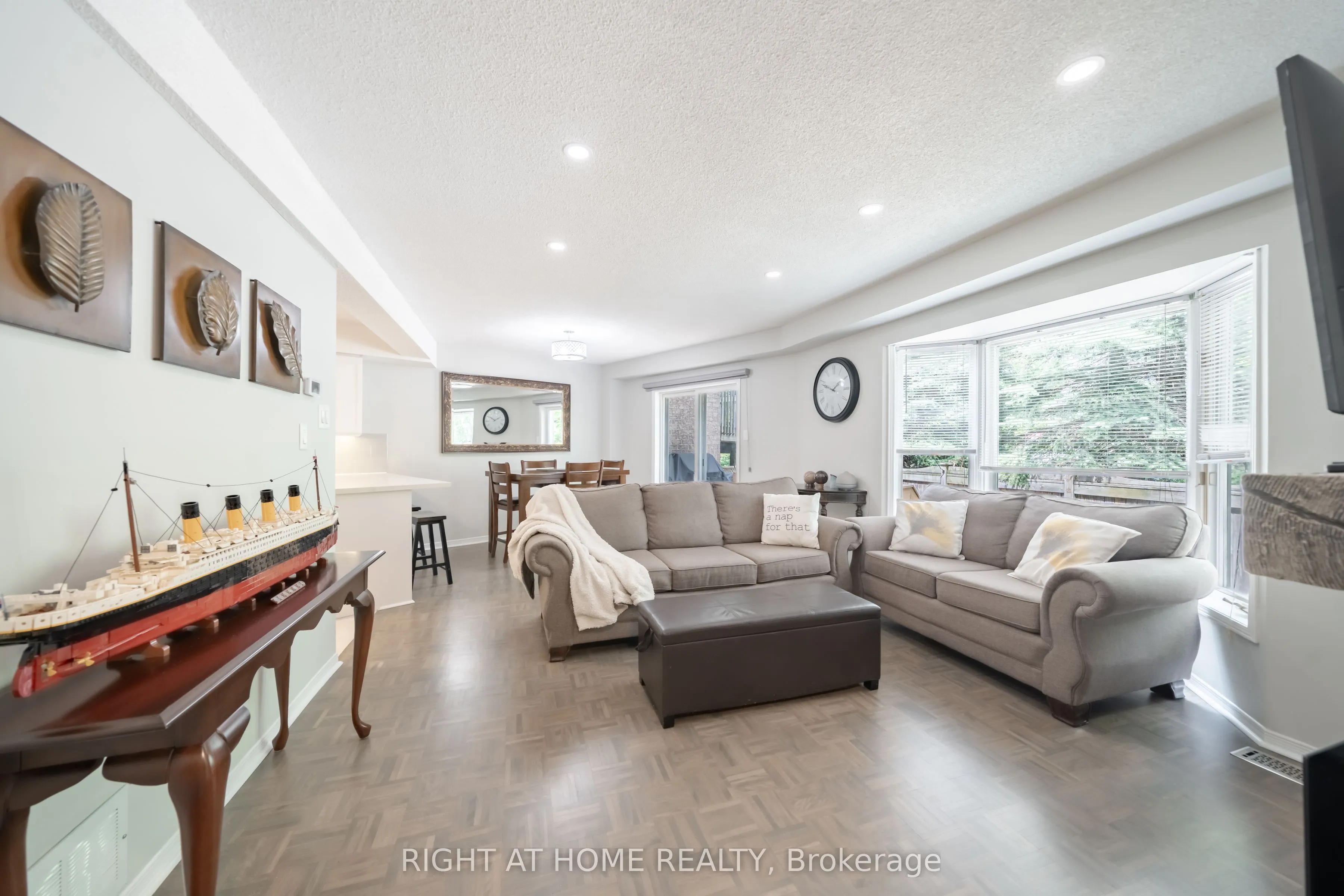 359 Riddell Court, #5