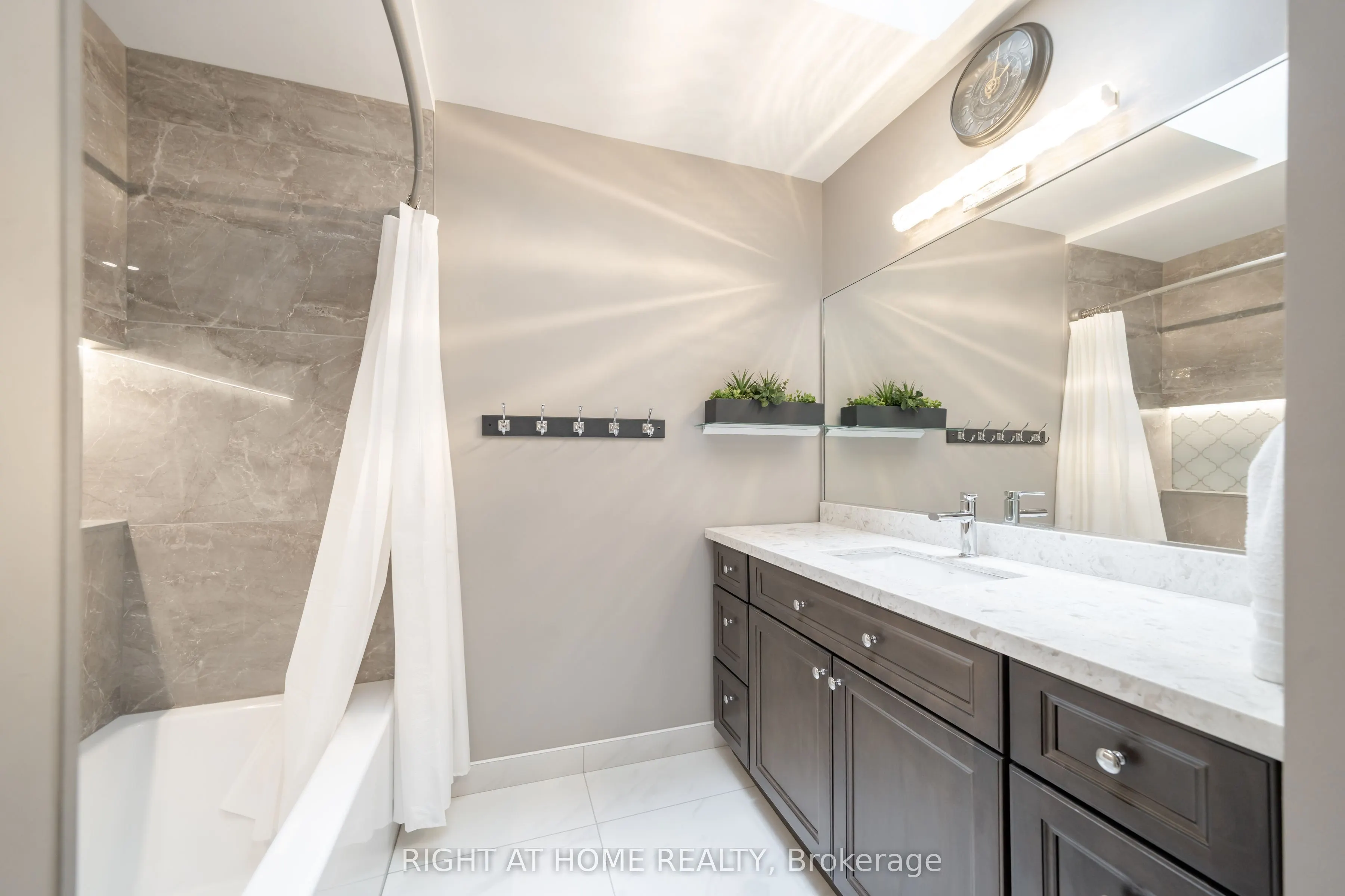 359 Riddell Court, #5