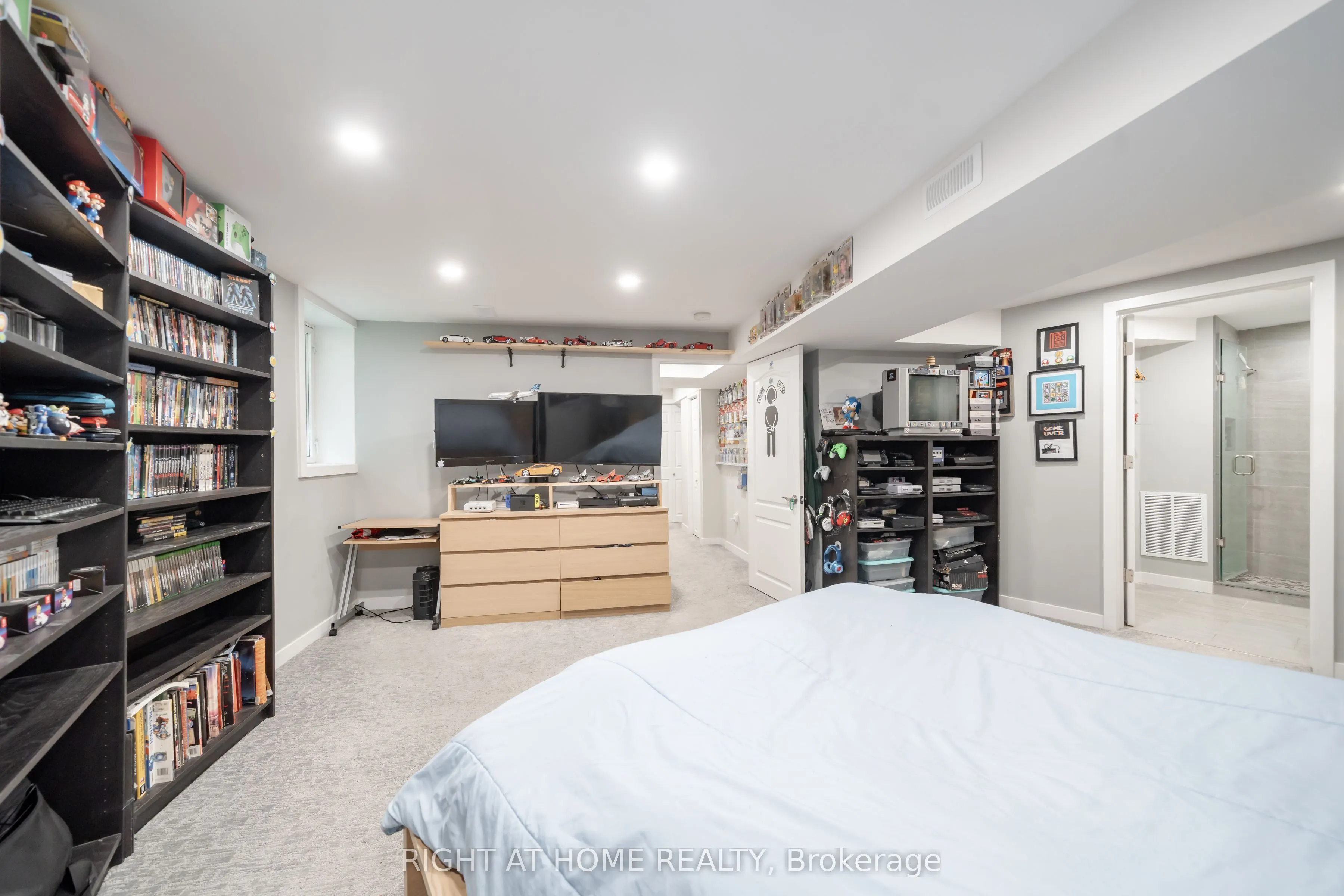 359 Riddell Court, #5