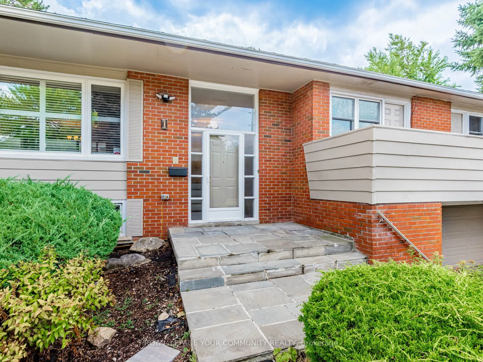 1 Thorny Brae Drive