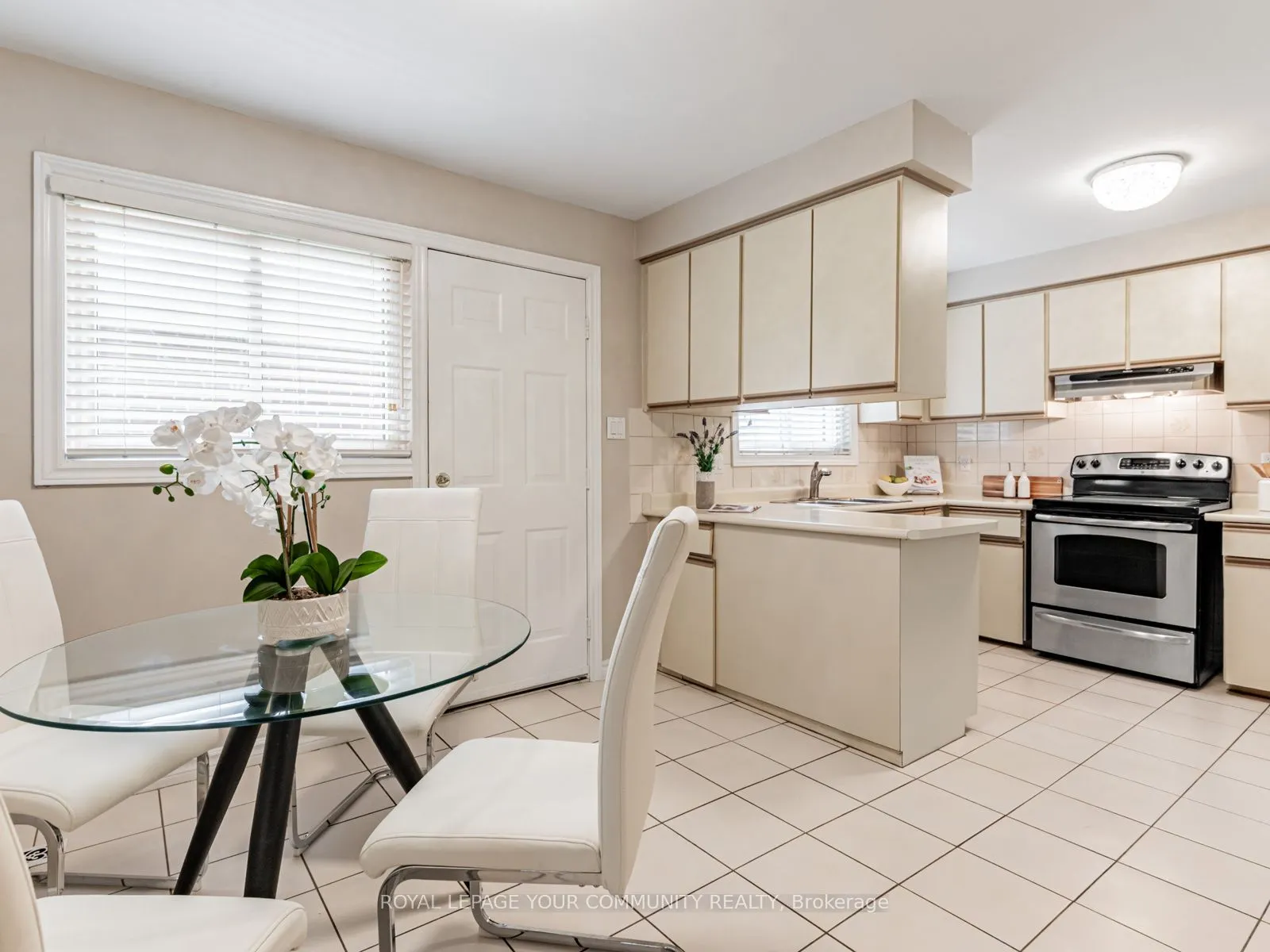 1 Thorny Brae Drive