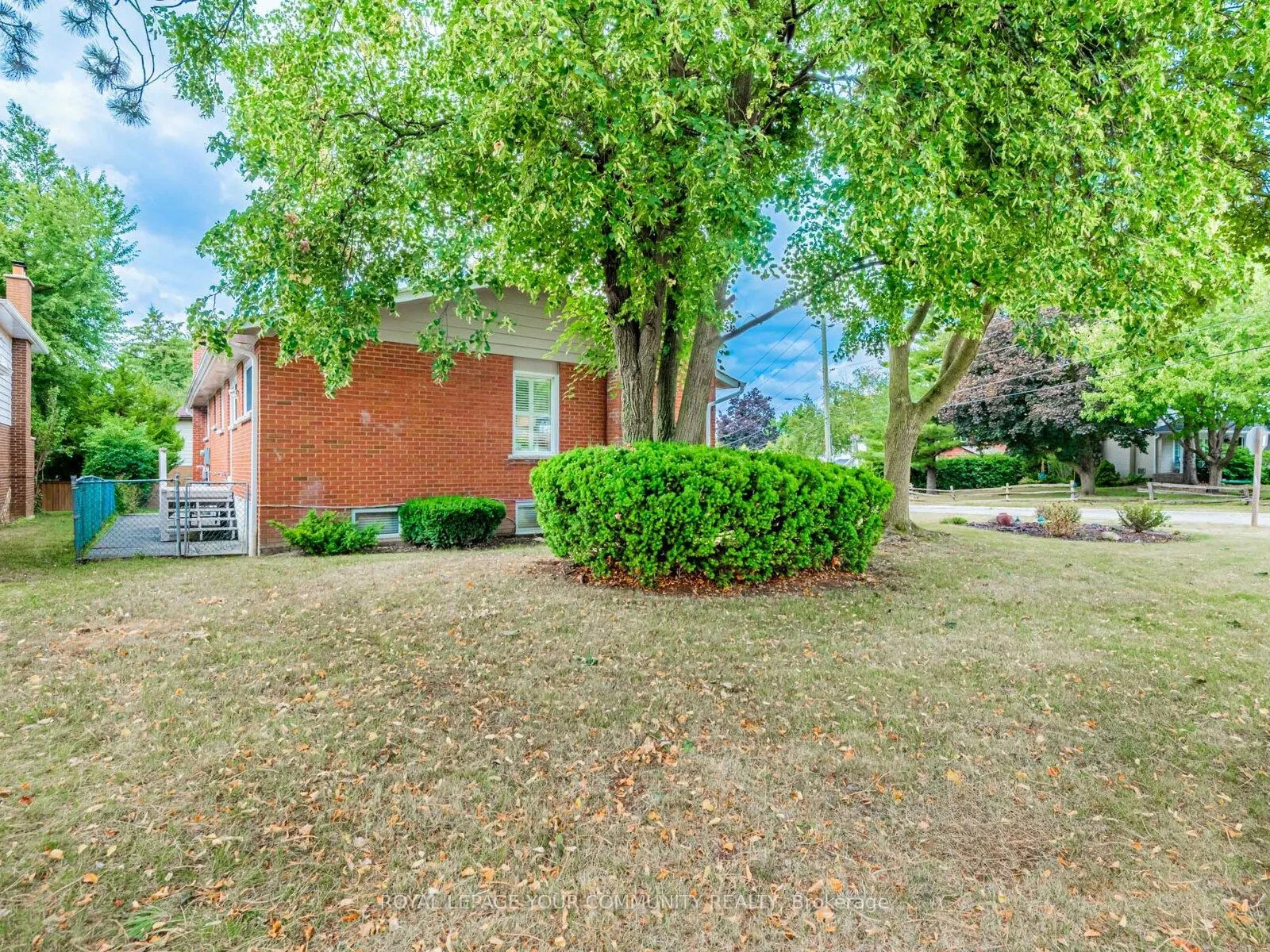 1 Thorny Brae Drive