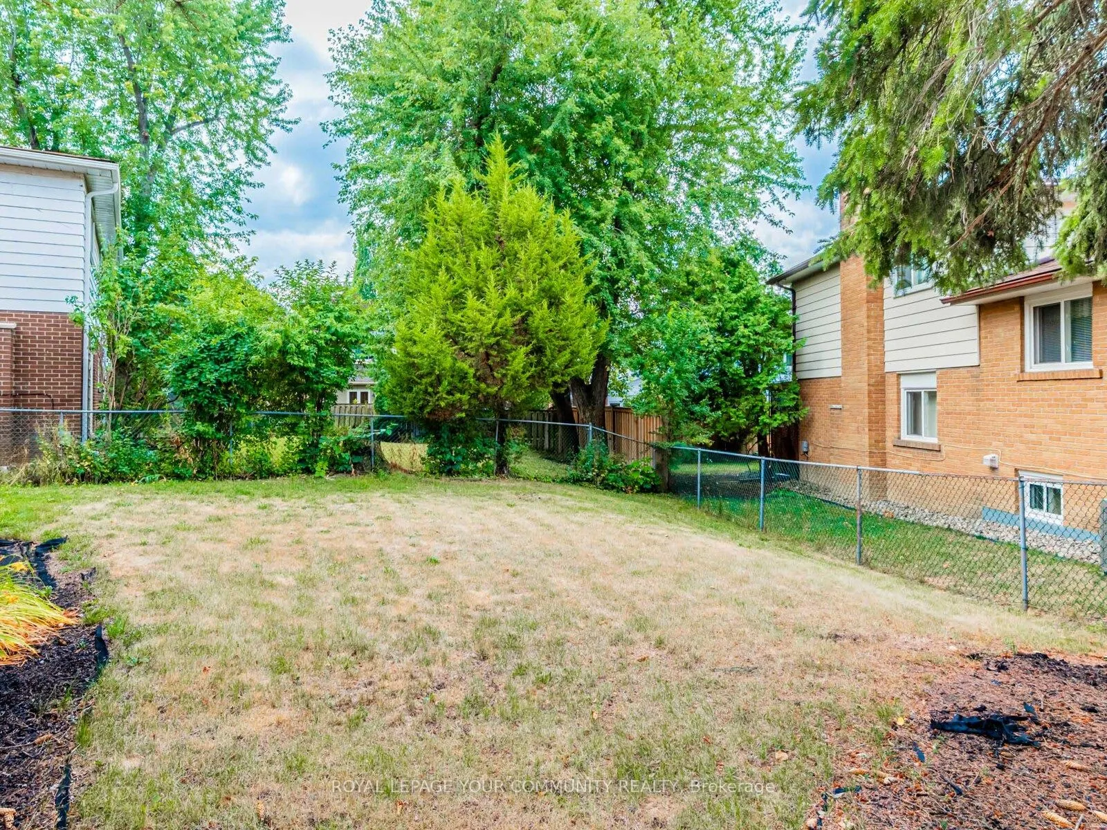 1 Thorny Brae Drive