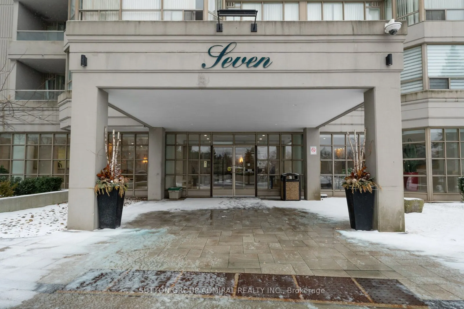 7 Townsgate Drive, #304