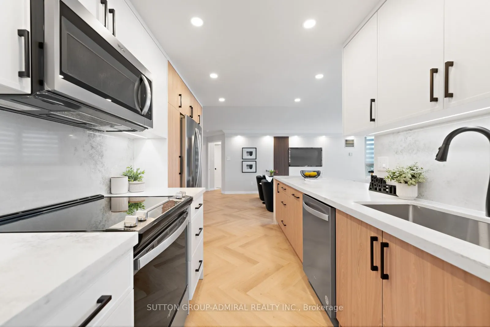 7 Townsgate Drive, #304