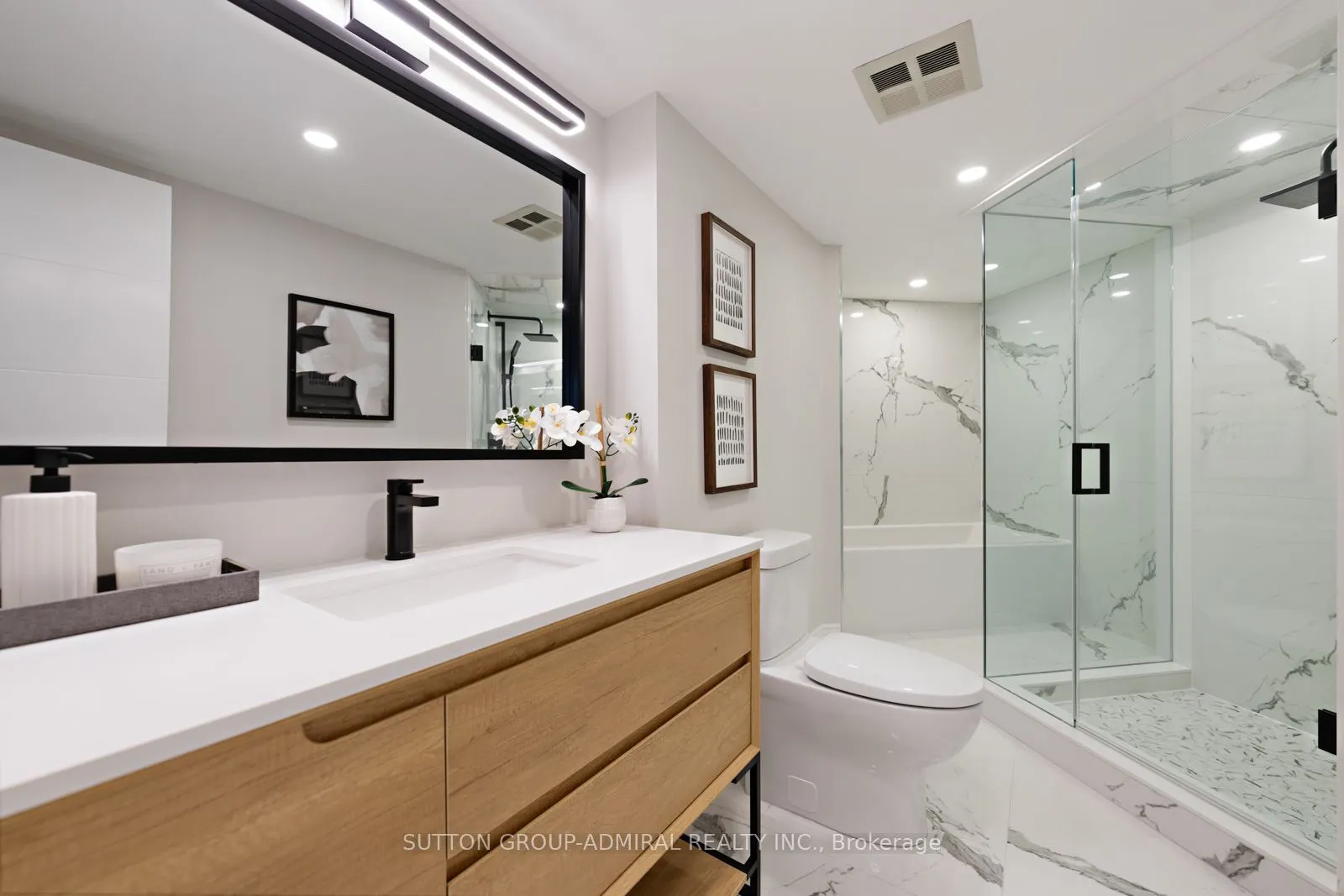 7 Townsgate Drive, #304