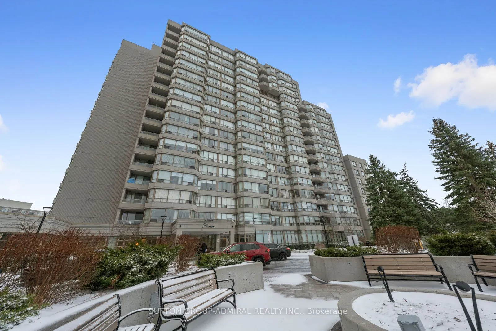 7 Townsgate Drive, #304
