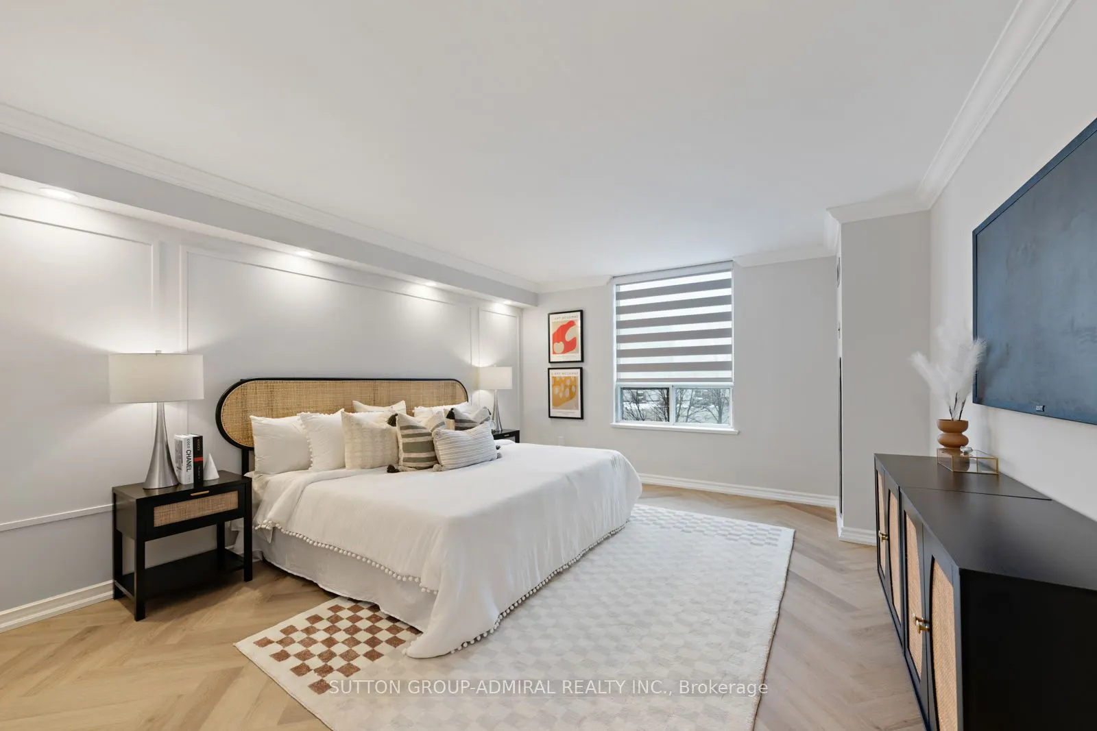 7 Townsgate Drive, #304