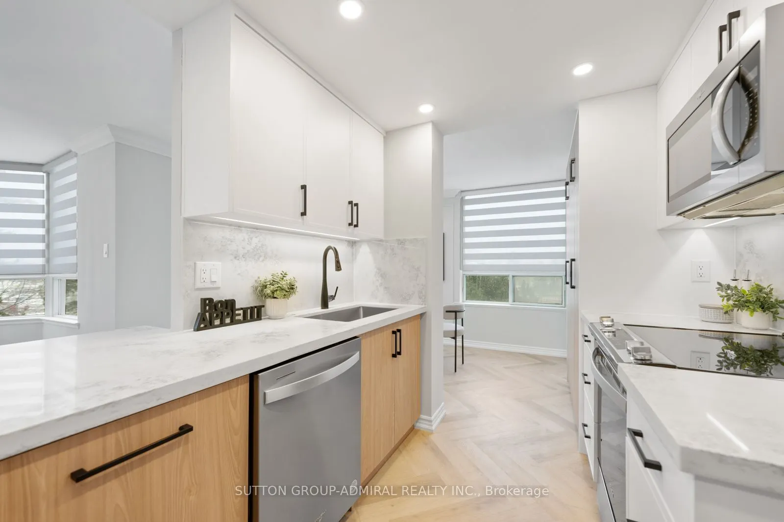 7 Townsgate Drive, #304