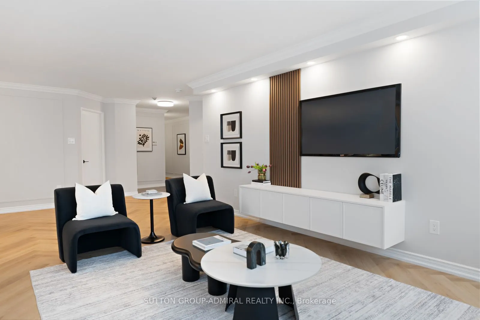 7 Townsgate Drive, #304