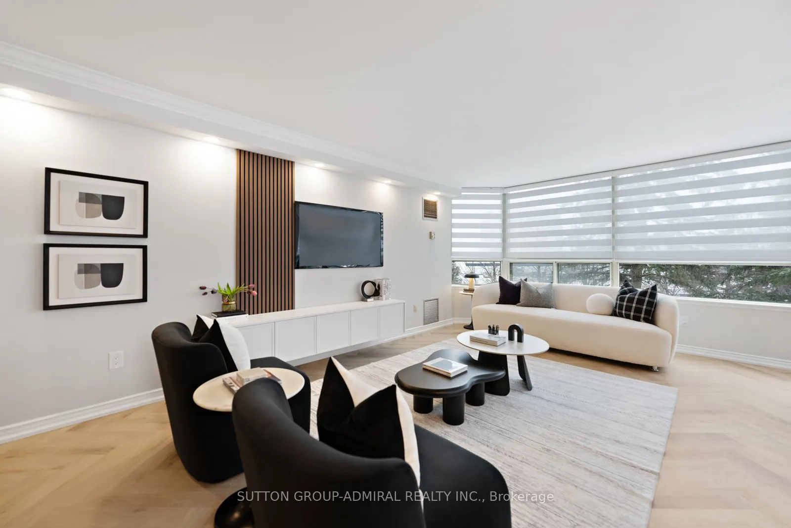 7 Townsgate Drive, #304