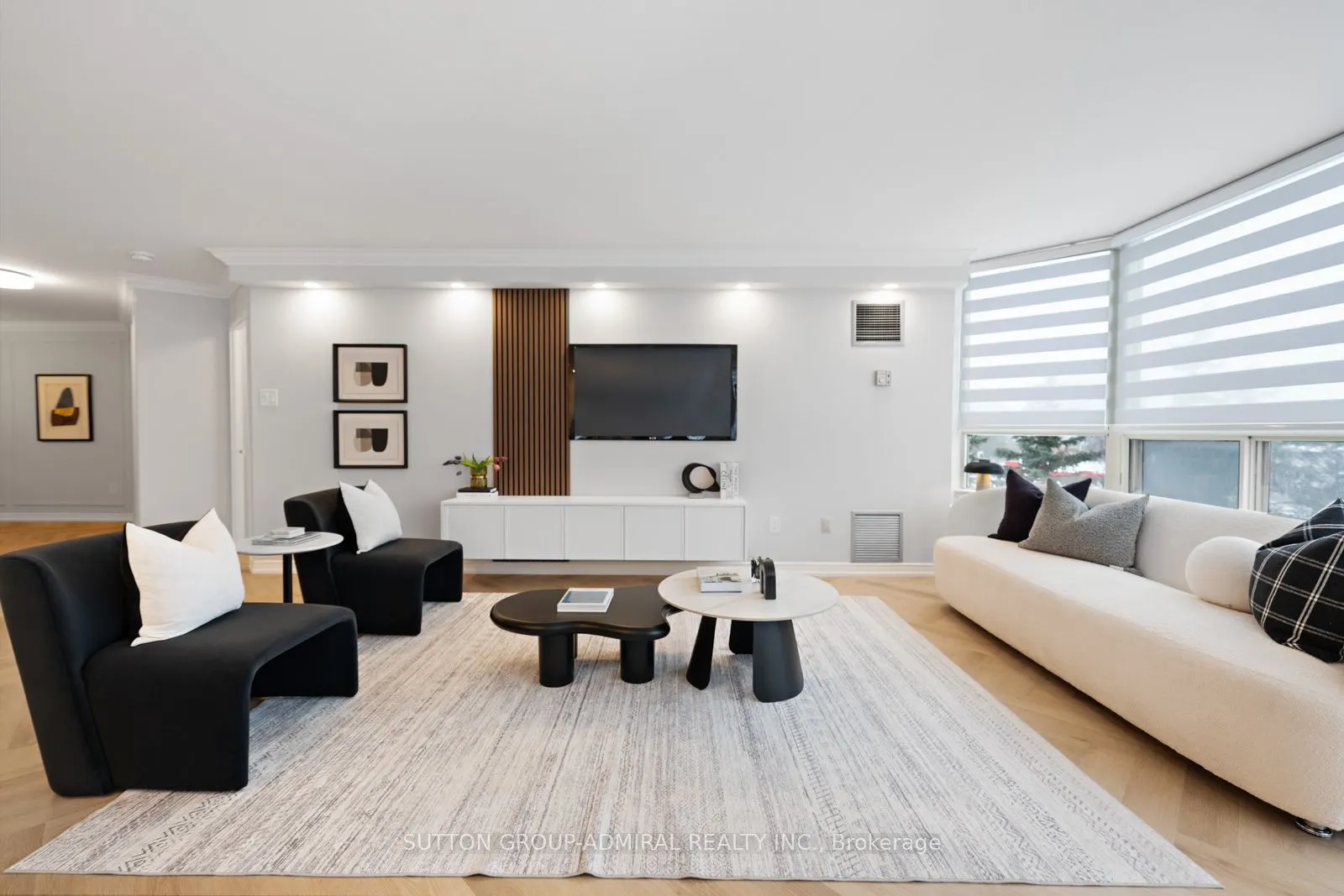 7 Townsgate Drive, #304